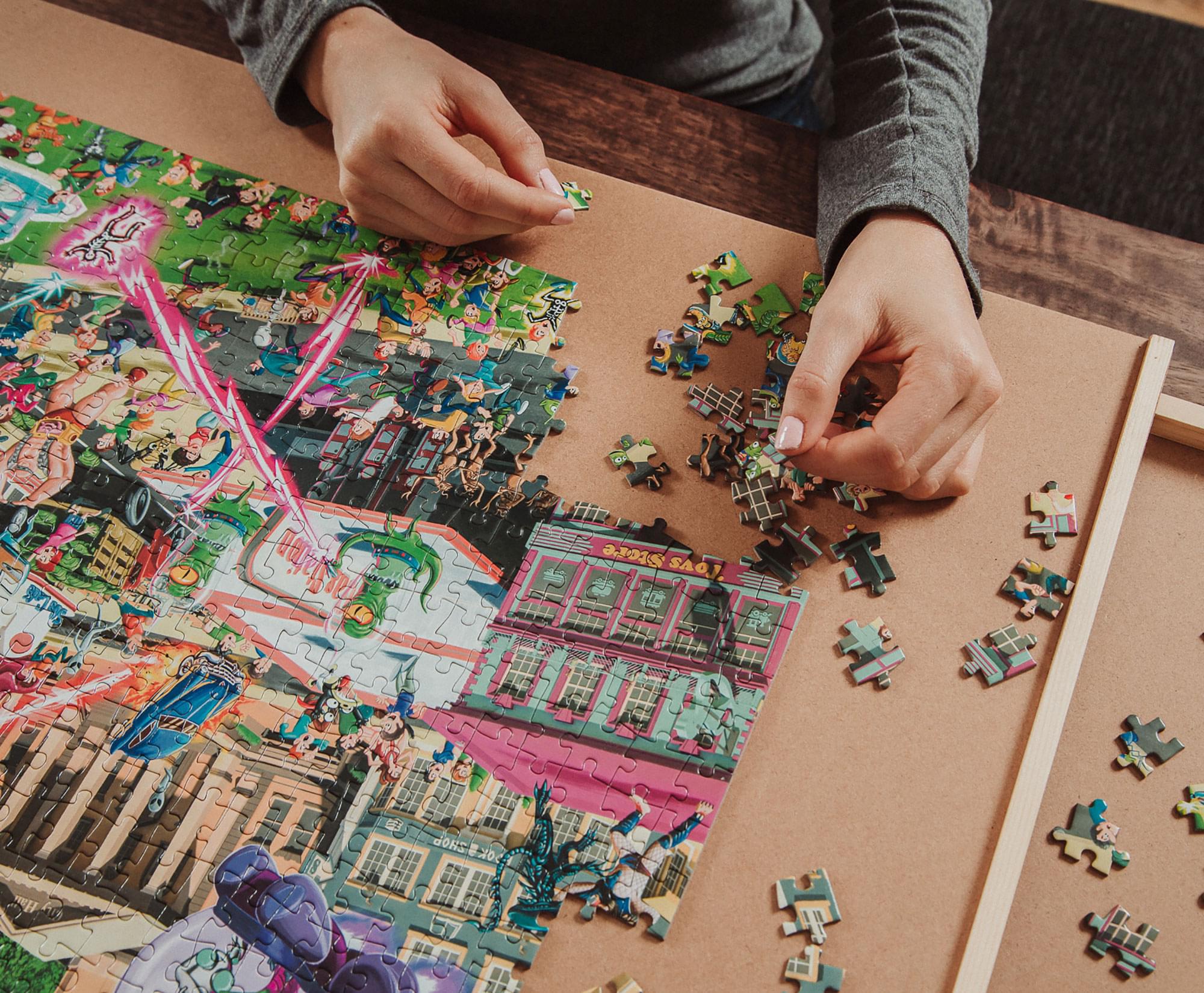 Alien Attack Sci-Fi Classics 1000-Piece Jigsaw Puzzle - Image 4