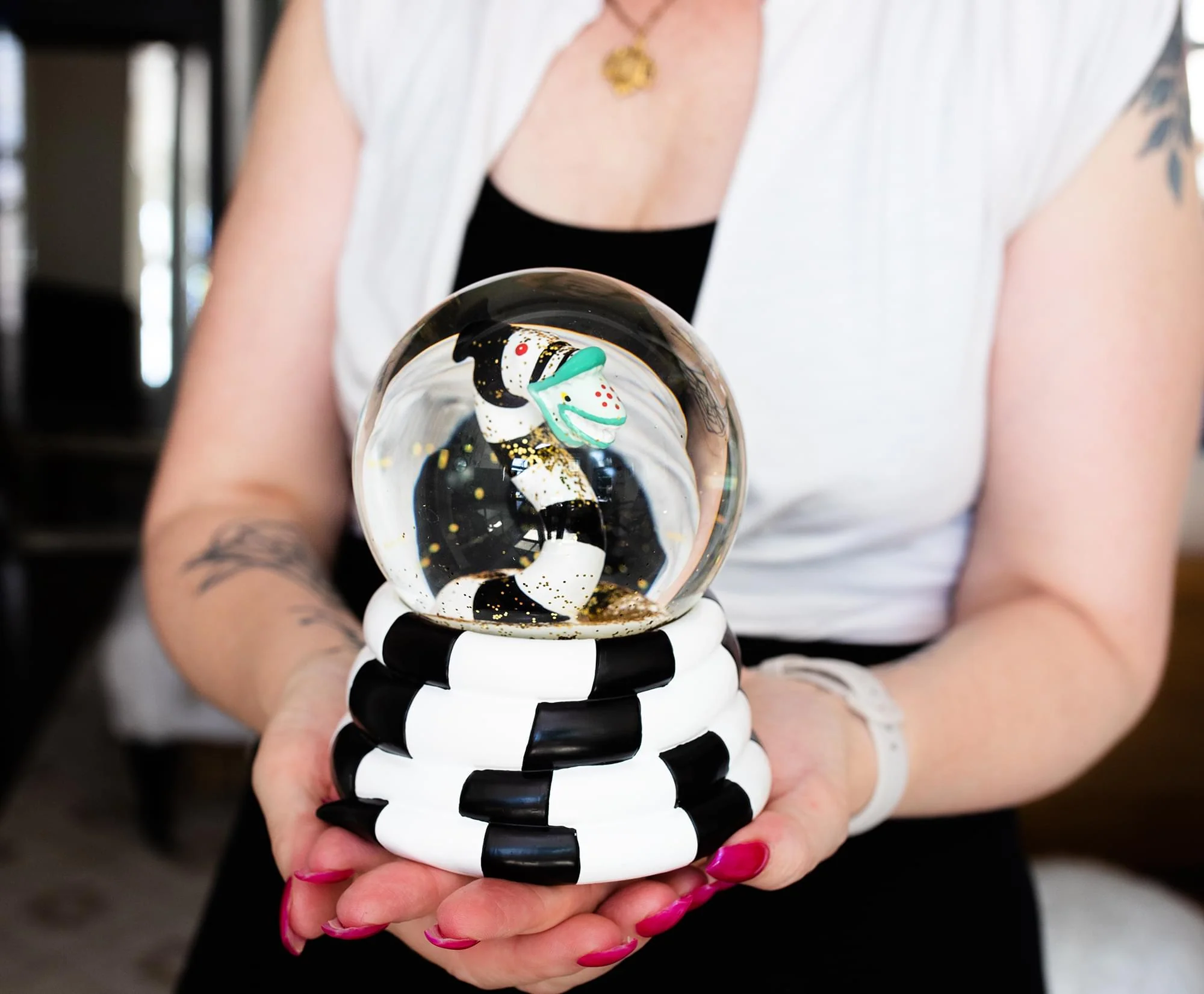 Beetlejuice Sandworm 4 Inch Collectible Snow Globe - Image 4