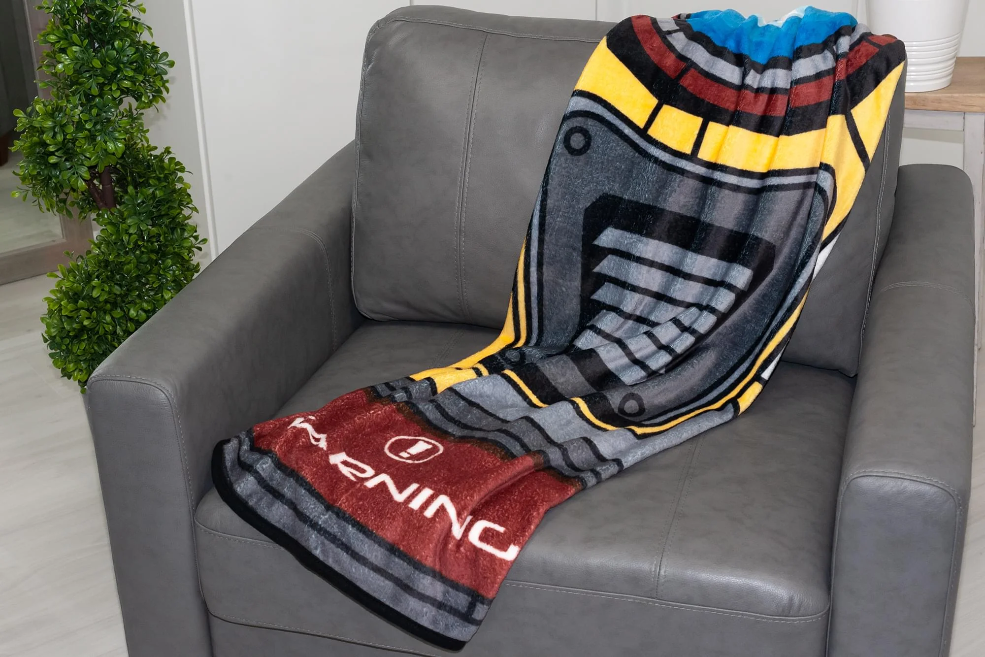 Borderlands Claptrap Fleece Throw Blanket - 45 x 60-Inches - Image 6