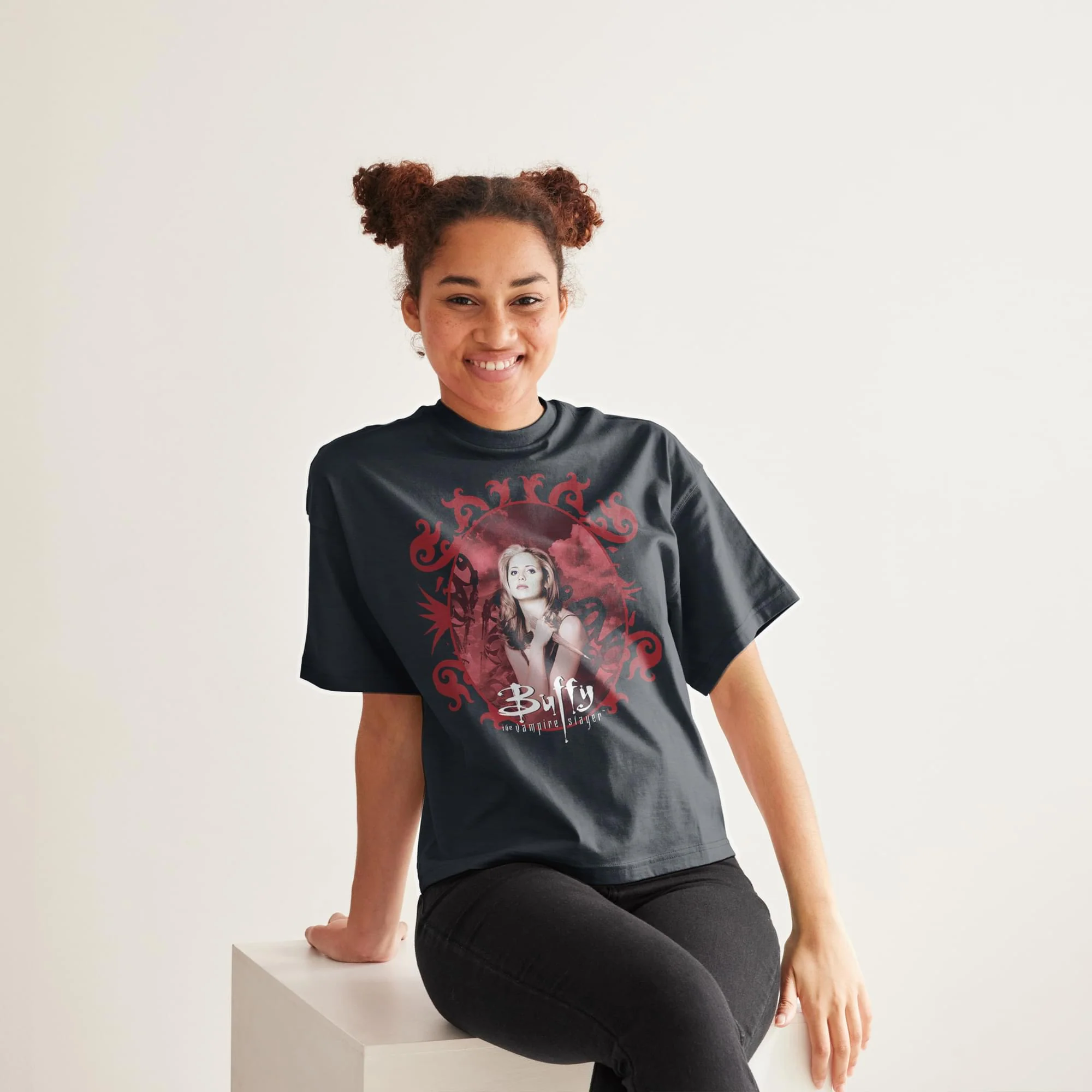 Buffy The Vampire Slayer In Oval Frame T-Shirt - Image 17