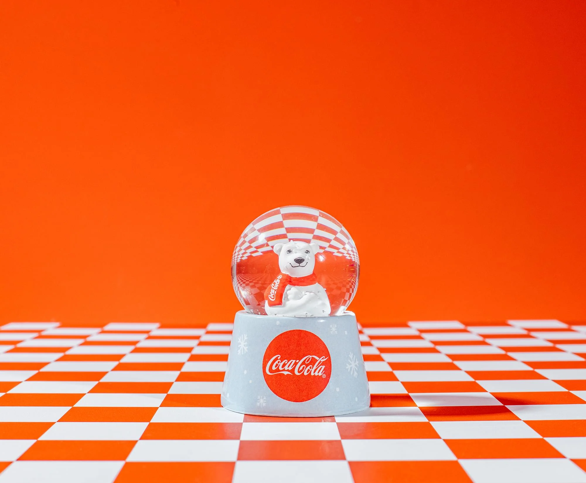Coca-Cola Holiday Polar Bear 3-Inch Mini Light-Up Snow Globe - Image 4