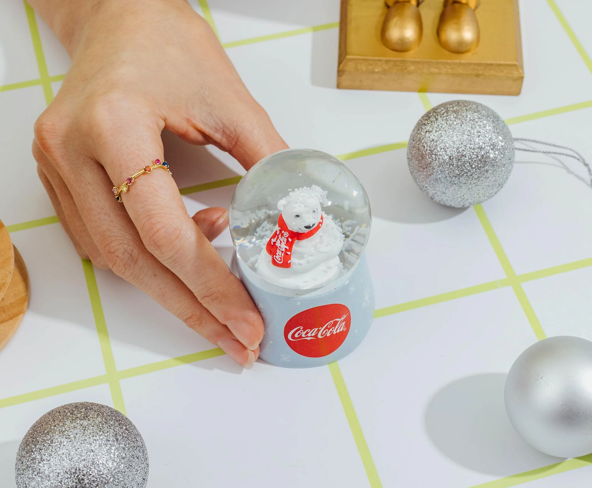 Coca-Cola Holiday Polar Bear 3-Inch Mini Light-Up Snow Globe - Image 7