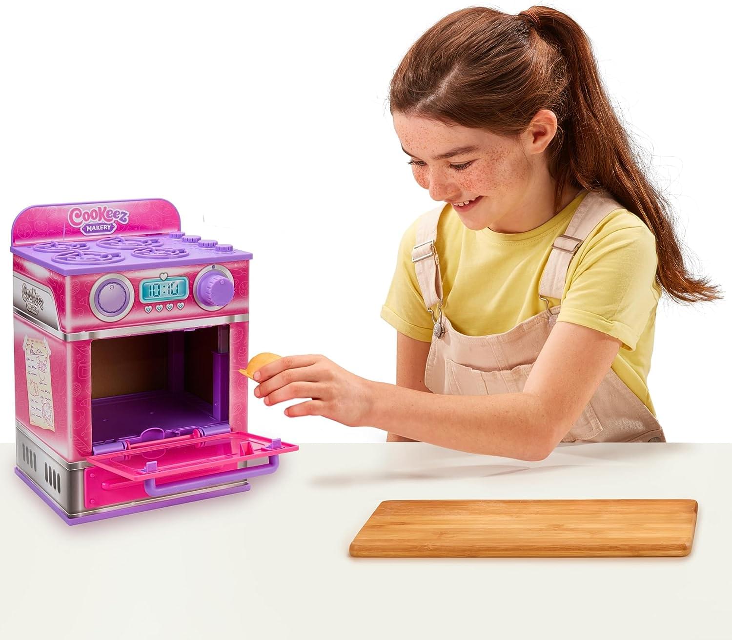 Cookeez Makery Oven Mix and Make Plush Playset | Cinnamon - Image 4
