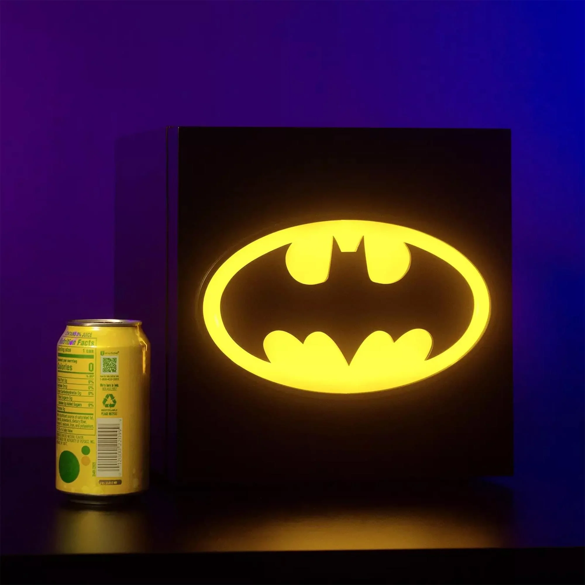 DC Comics Batman Logo 6.7L Thermoelectric Cooler | Holds 9 Soda Cans - Image 6