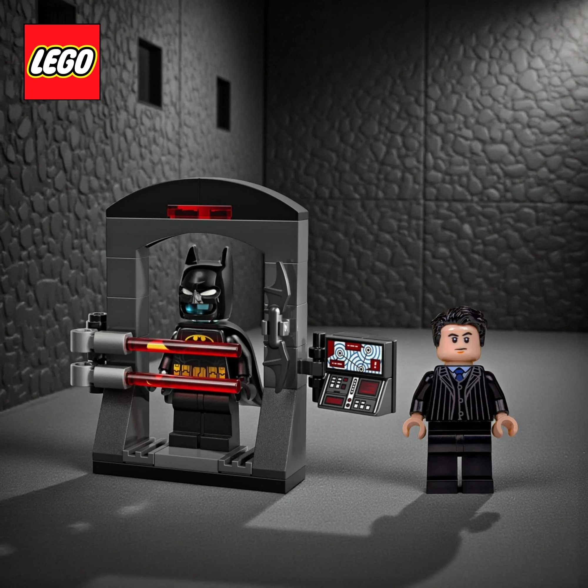 DC LEGO 30726 Batman Bruce Wayne and Batsuit Building Set - Image 5