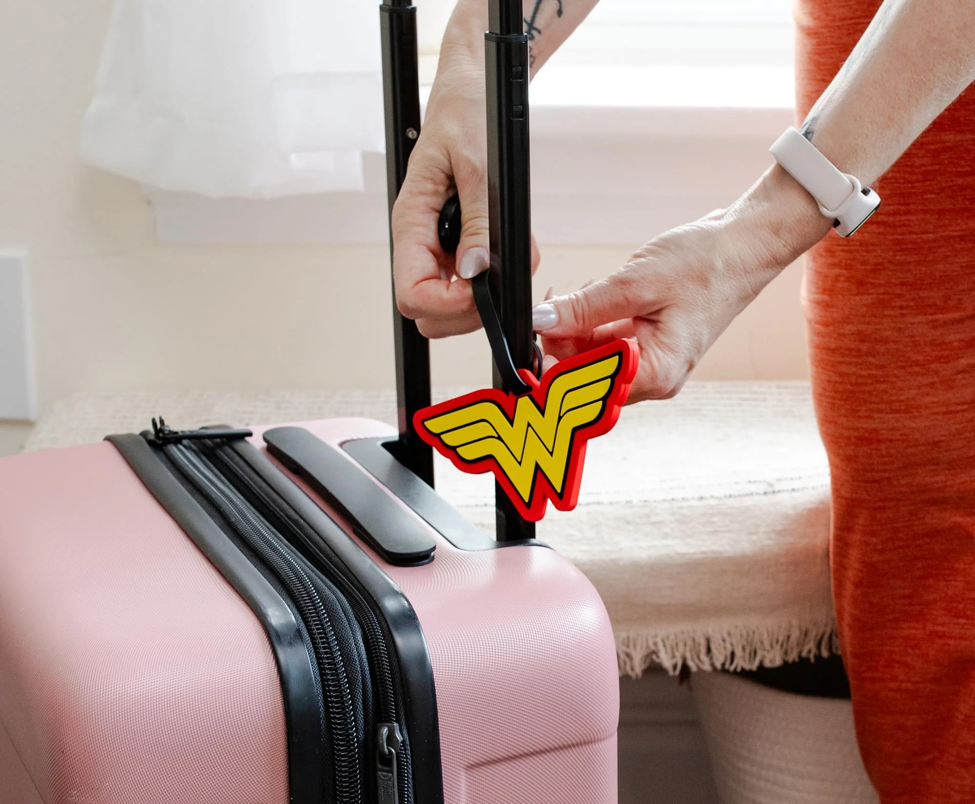 DC Comics Wonder Woman Logo Travel Luggage Tag With Suitcase ID Card Label - Image 6