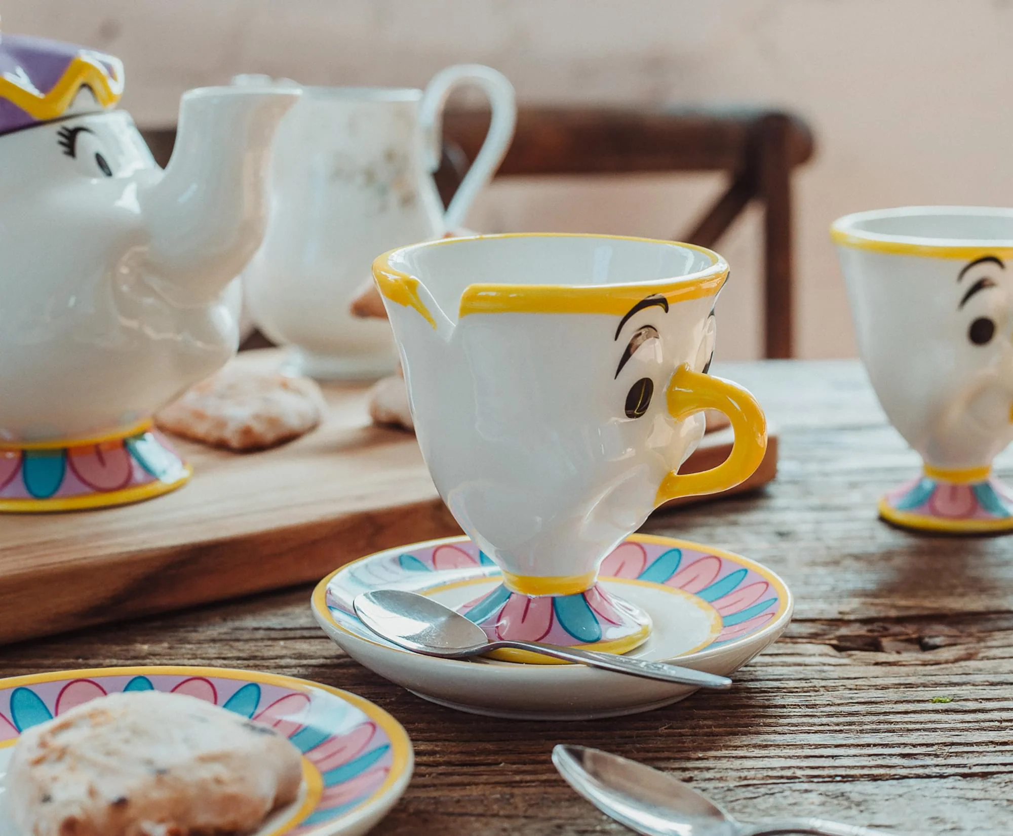 Disney Beauty and the Beast Mrs. Potts Teapot Set With 2 Chip Cups and Saucers - Image 5
