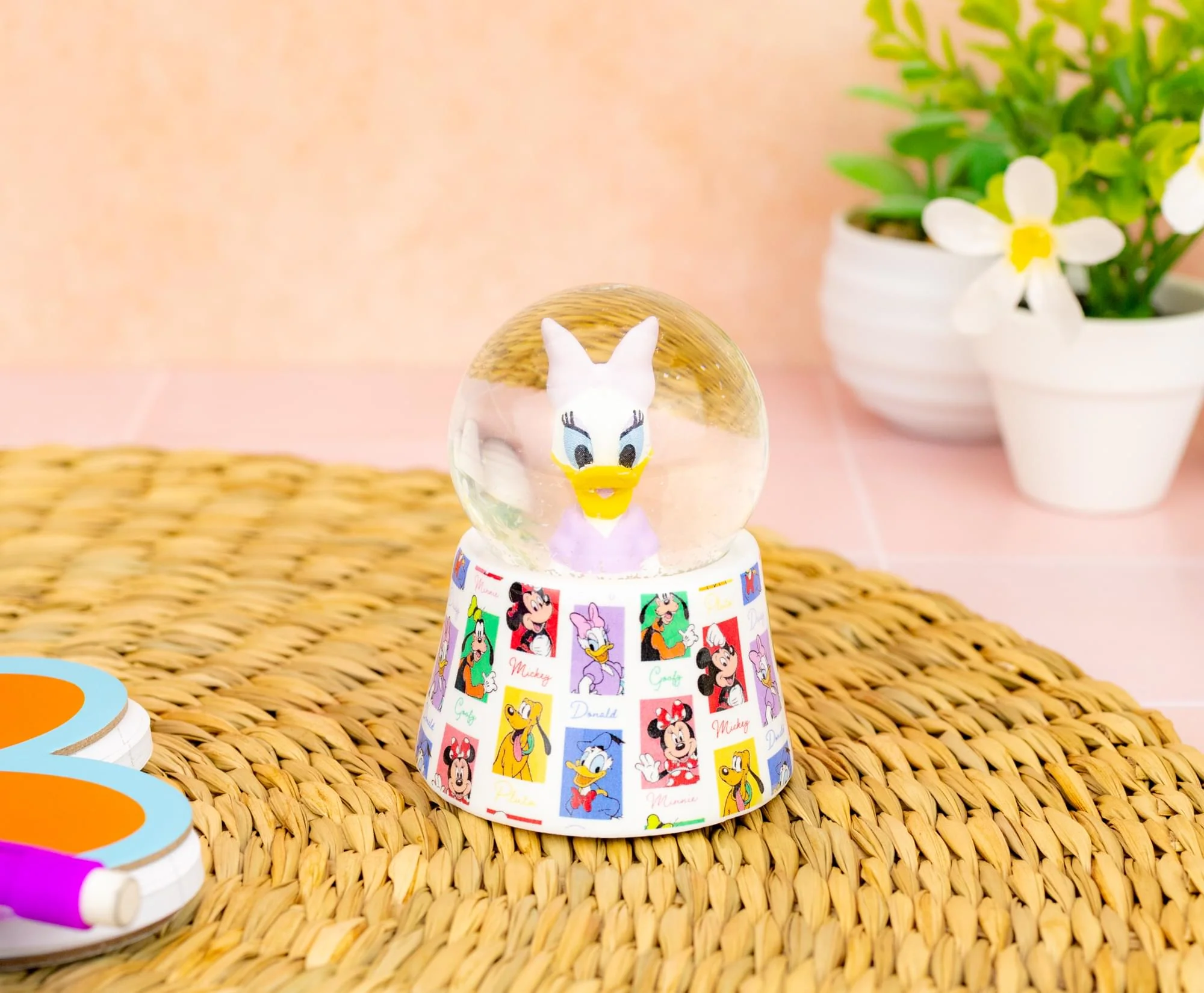 Disney Daisy Duck 3-Inch Mini Light-Up Snow Globe - Image 5