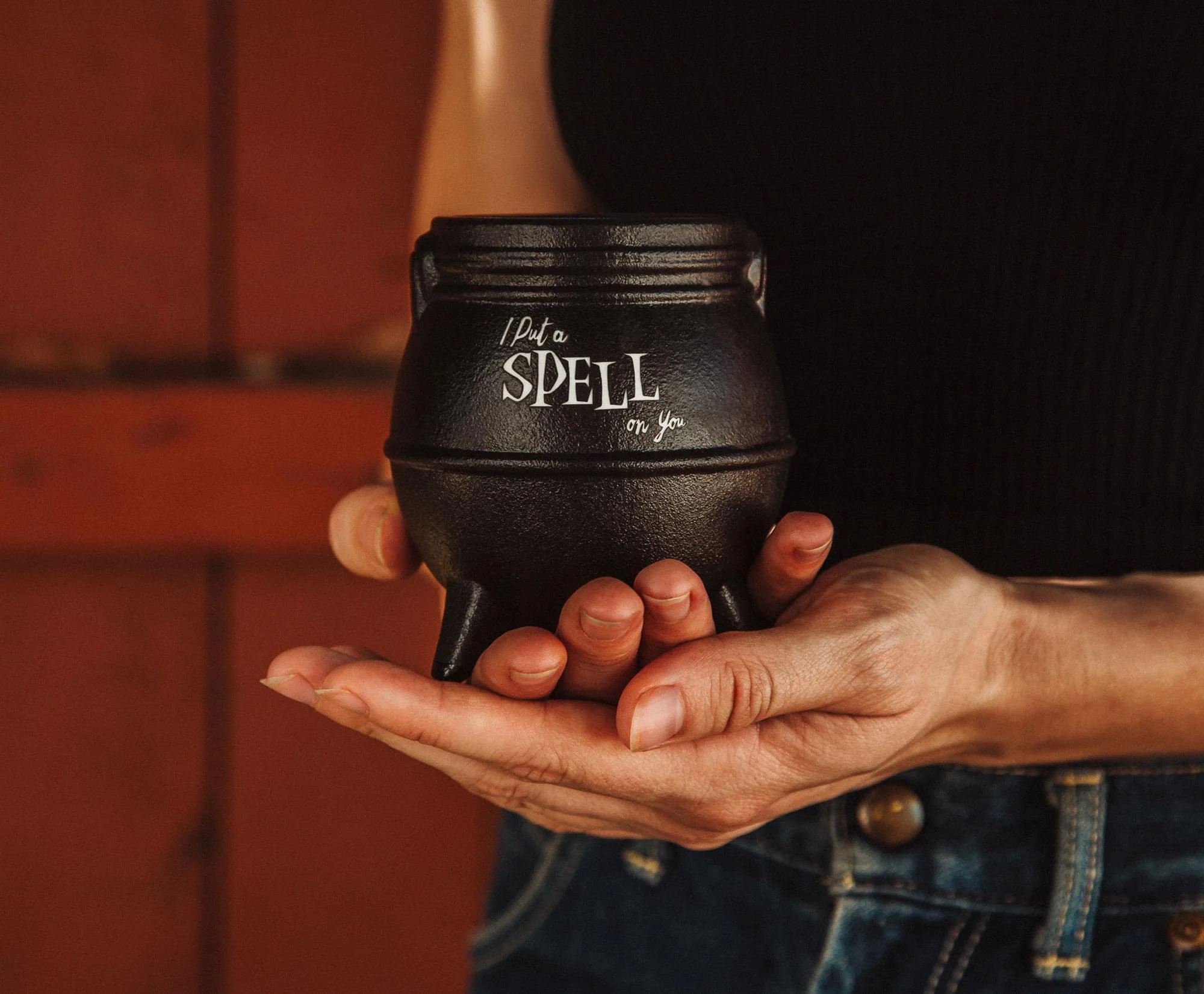 Disney Hocus Pocus "I Put A Spell On You" Ceramic Cauldron Candle - Image 3