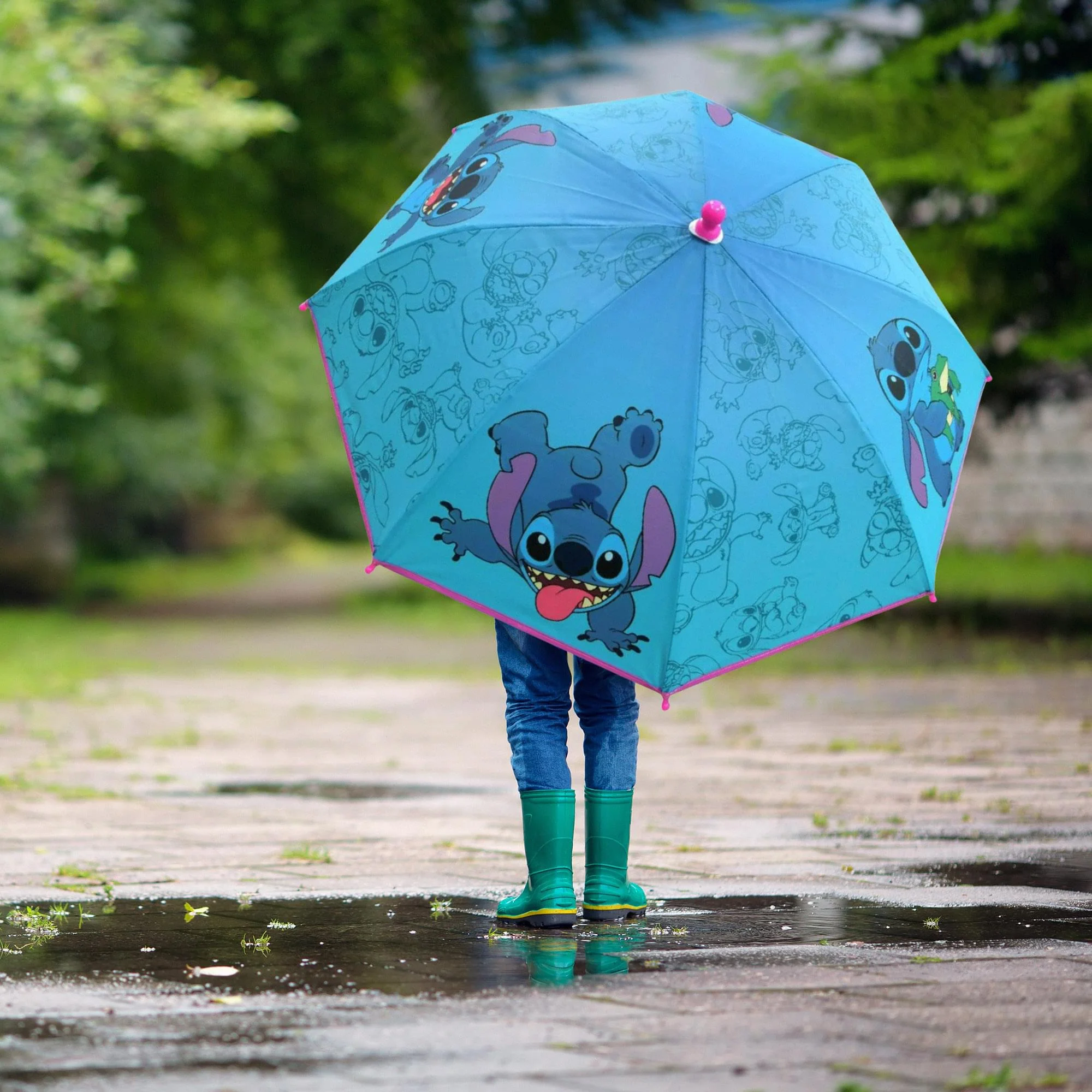 Disney Lilo & Stitch 21-Inch Kid's Umbrella With Clamshell Handle - Image 4