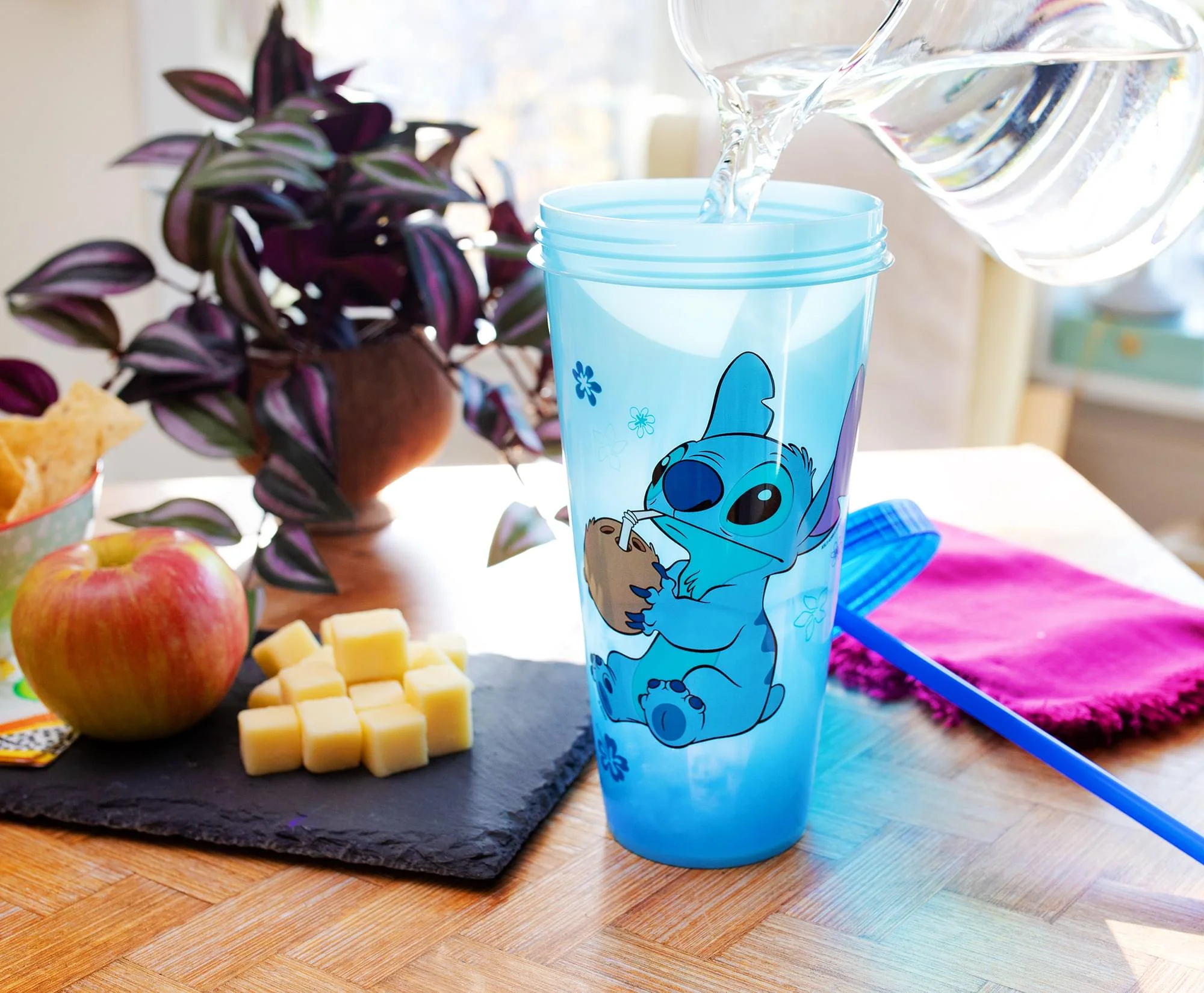 Disney Lilo & Stitch Cool Coconut Color-Changing Plastic Tumbler | 24 Ounces - Image 4