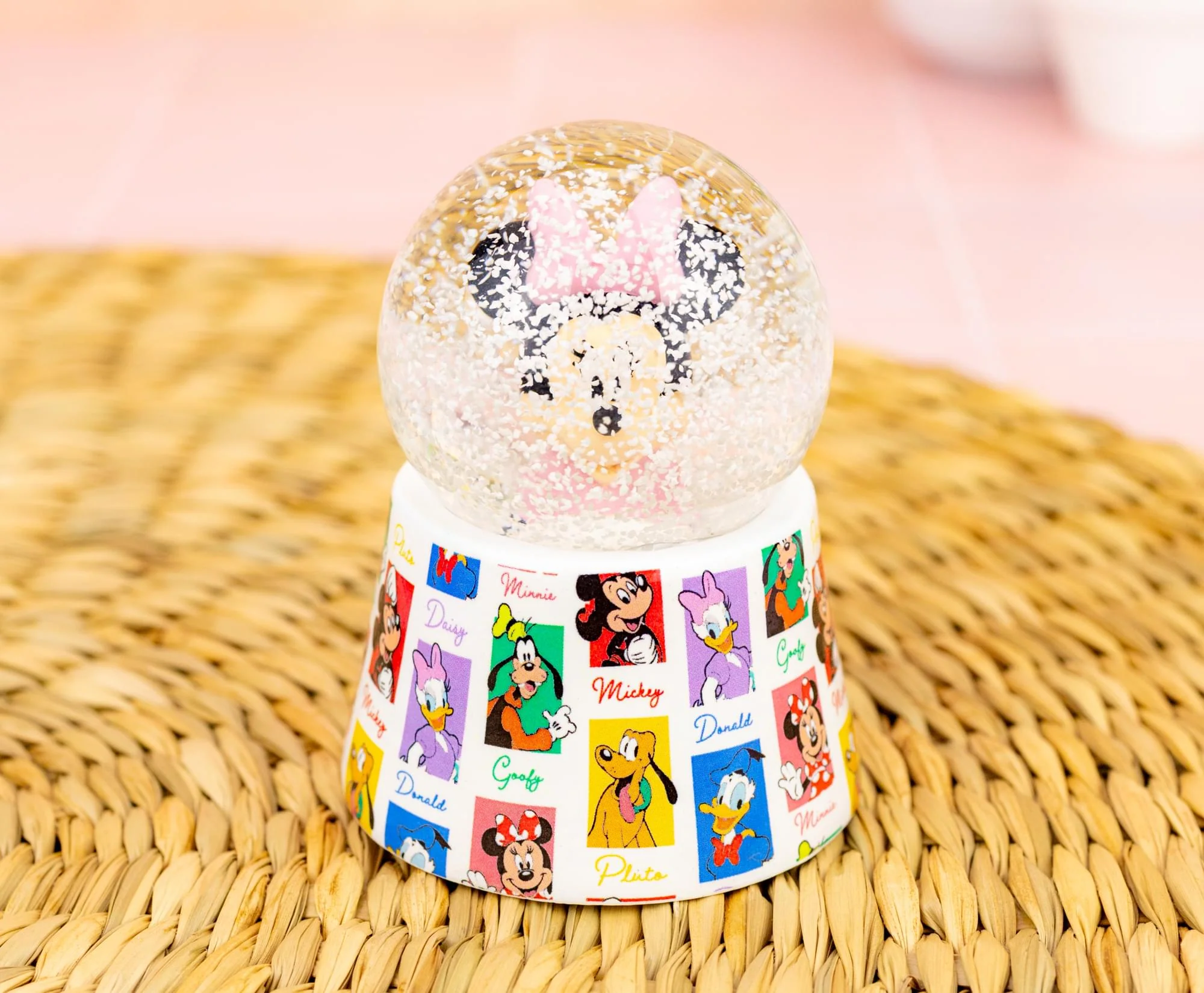 Disney Minnie Mouse Pink 3-Inch Mini Light-Up Snow Globe - Image 7