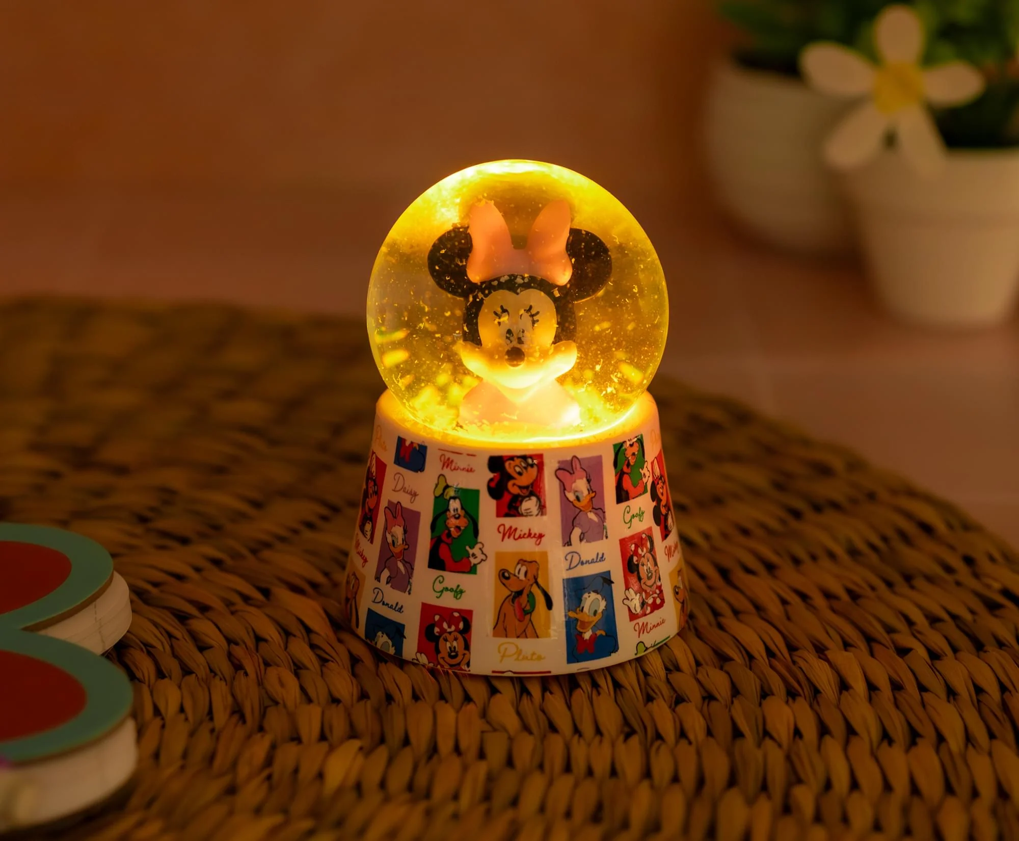 Disney Minnie Mouse Pink 3-Inch Mini Light-Up Snow Globe - Image 8