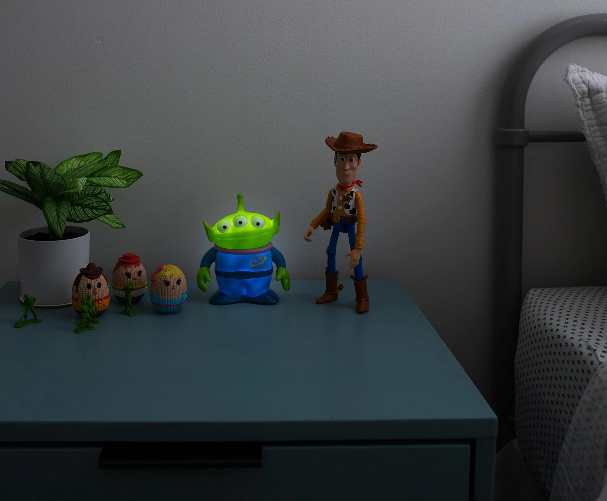 Disney Pixar Toy Story 4 Pizza Planet Alien Figural Mood Light | 6 Inches Tall - Image 6