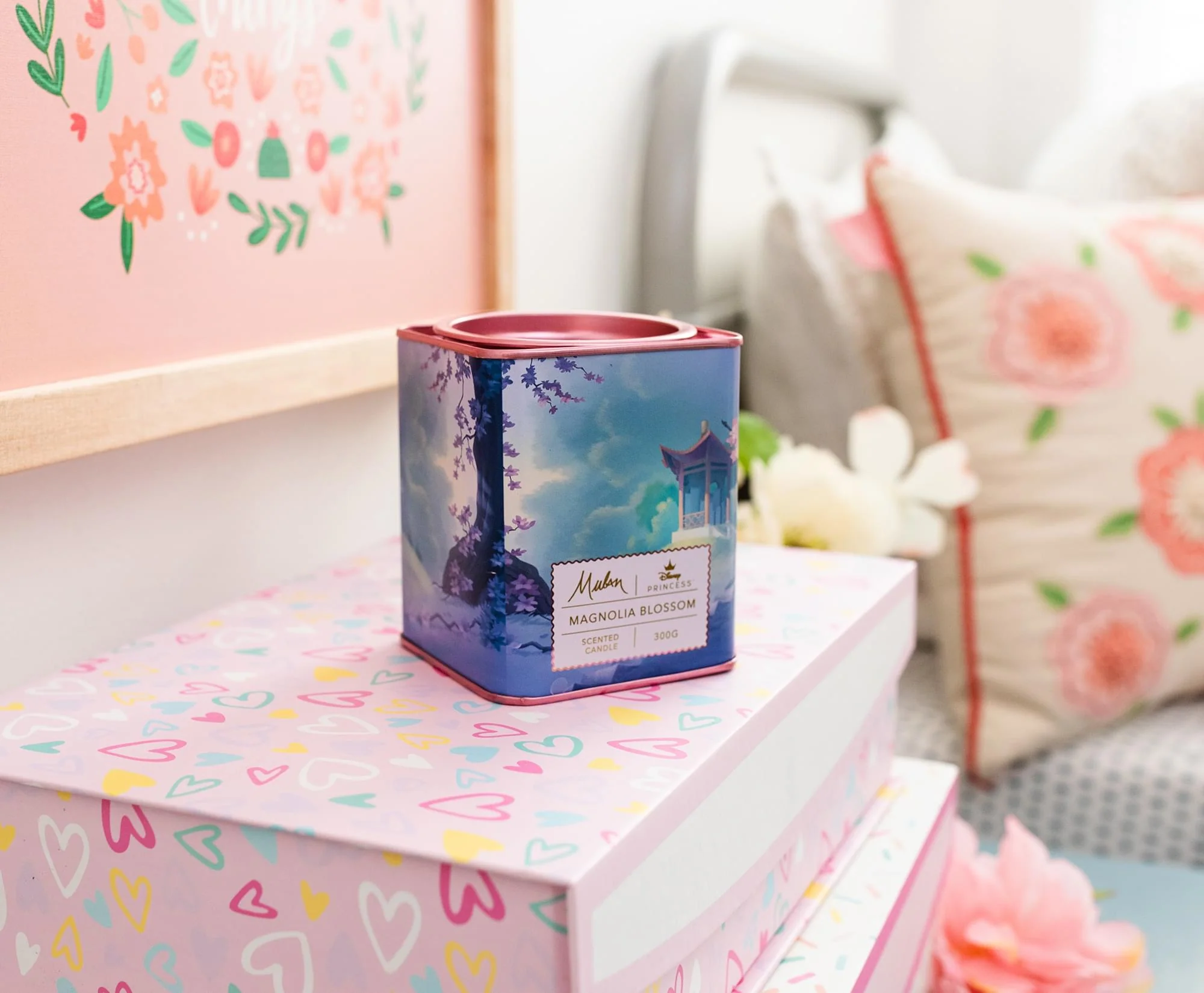 Disney Princess Home Collection 11-Ounce Scented Tea Tin Candle | Mulan - Image 3