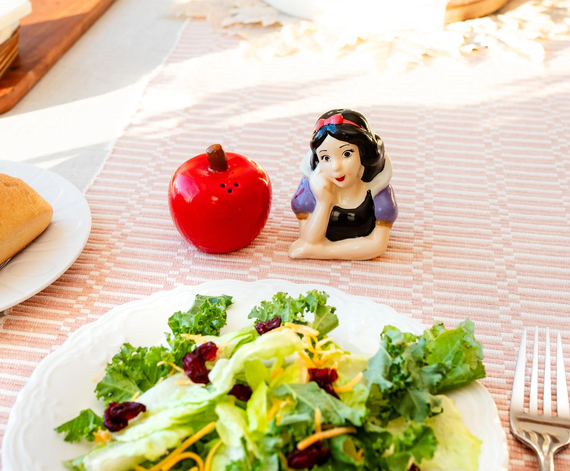 Disney Snow White and Apple Ceramic Salt and Pepper Shaker Set - Image 7