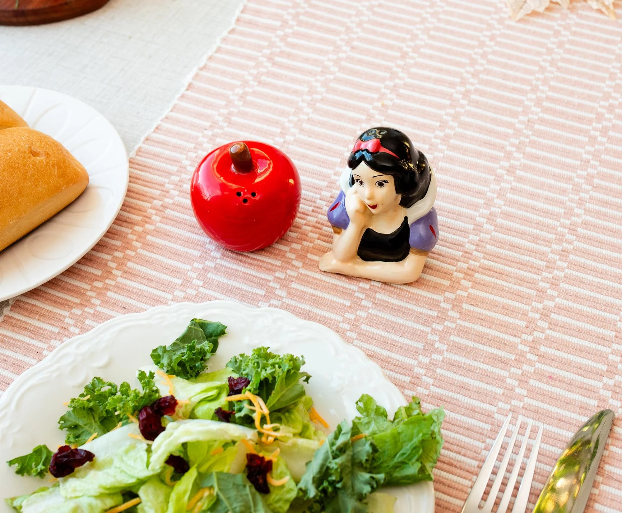 Disney Snow White and Apple Ceramic Salt and Pepper Shaker Set - Image 9