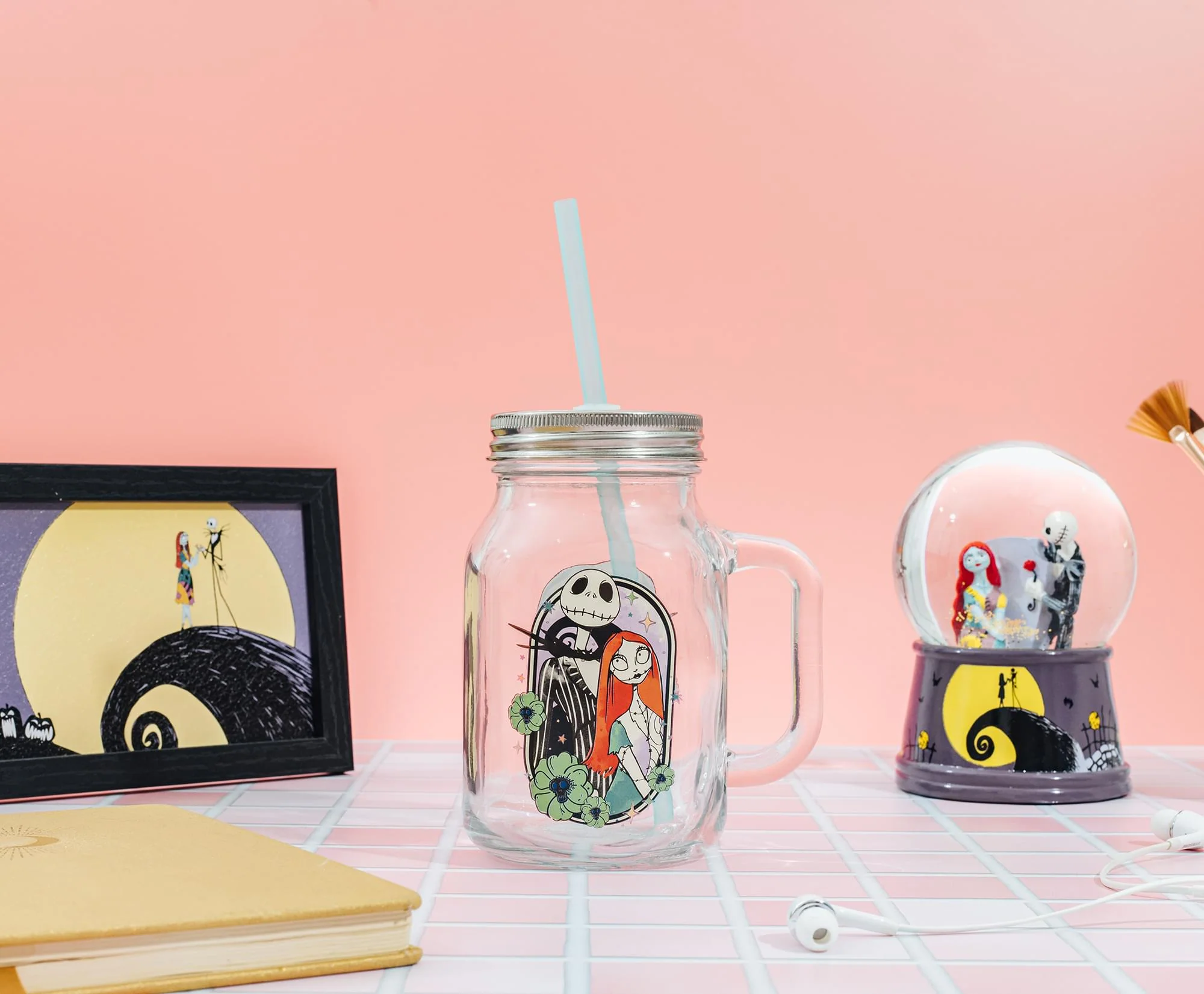 Disney The Nightmare Before Christmas Jack and Sally 21-Ounce Glass Mason Jar - Image 3