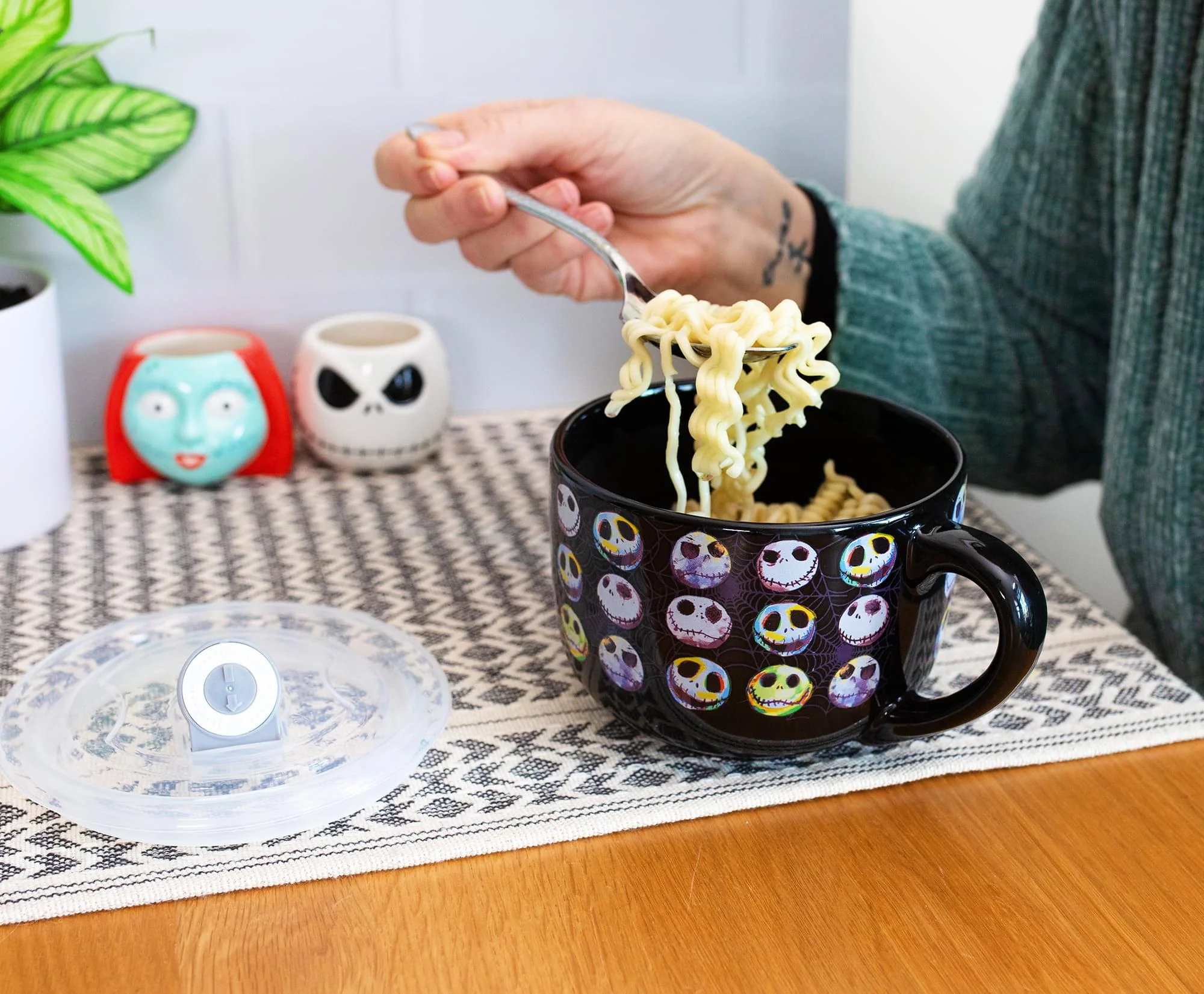 Disney The Nightmare Before Christmas Jack Expressions Ceramic Soup Mug with Lid - Image 6