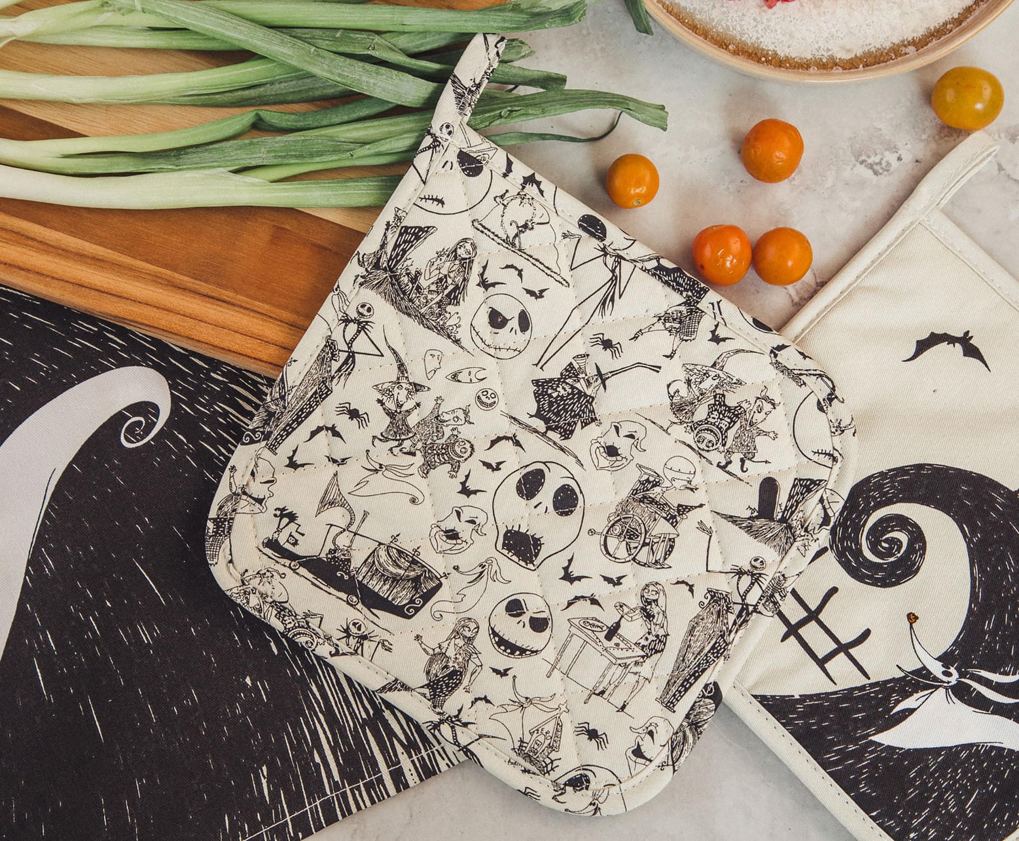 Disney The Nightmare Before Christmas Kitchen Pot Holder | Set of 2 - Image 4
