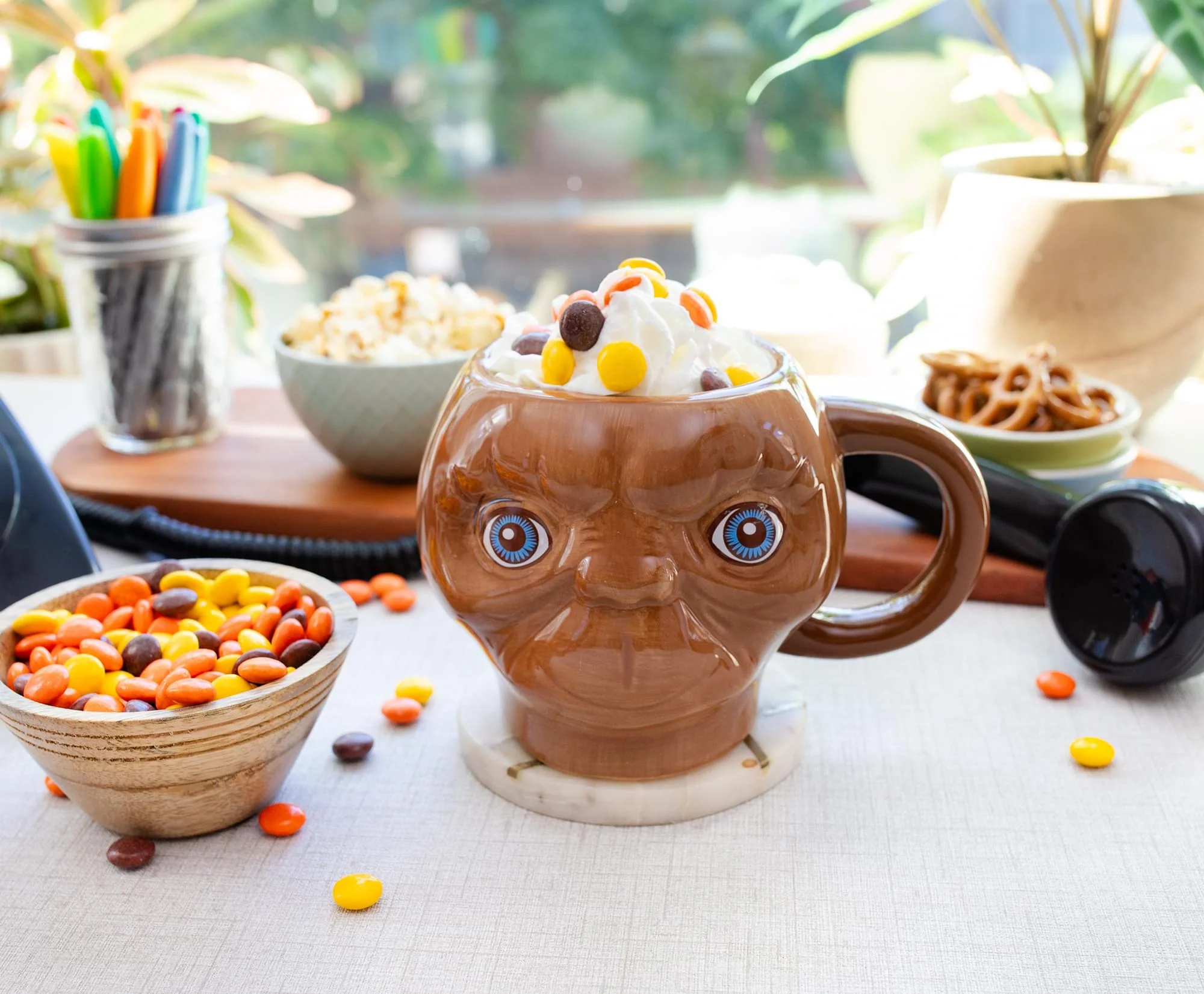 E.T. The Extra-Terrestrial Face 3D Sculpted Ceramic Mug | Holds 20 Ounces - Image 8