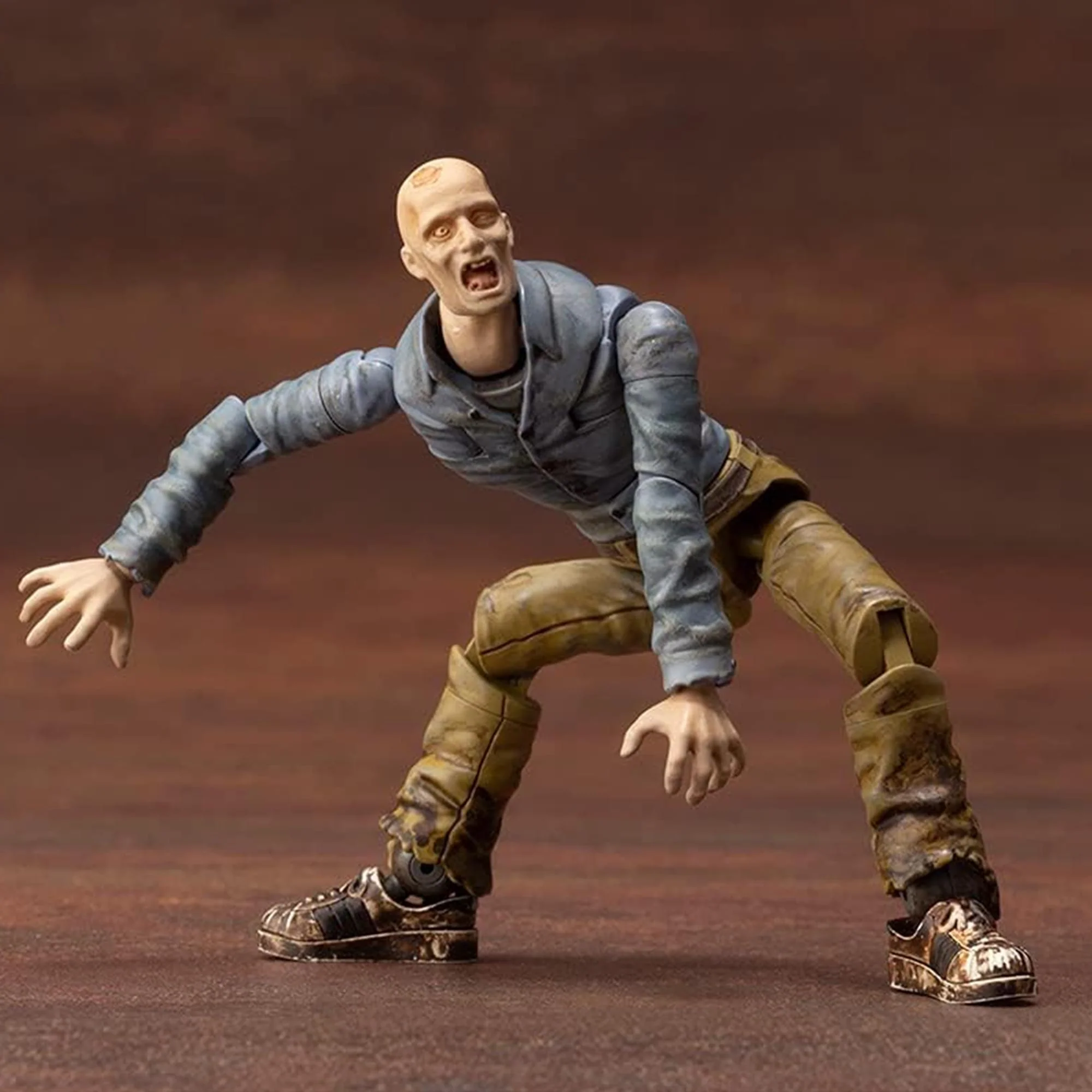 End of Heroes Zombinoid Biter Plastic Model Kit - Image 5