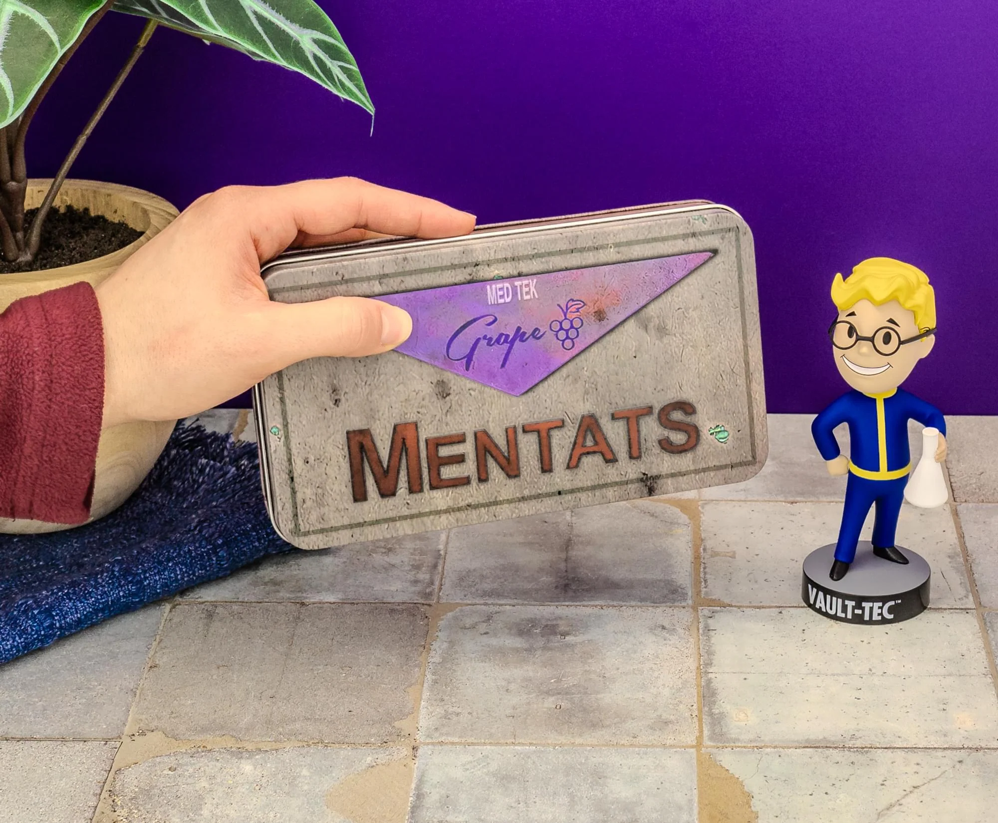 Fallout Grape Mentats Storage Tin Replica - Image 7