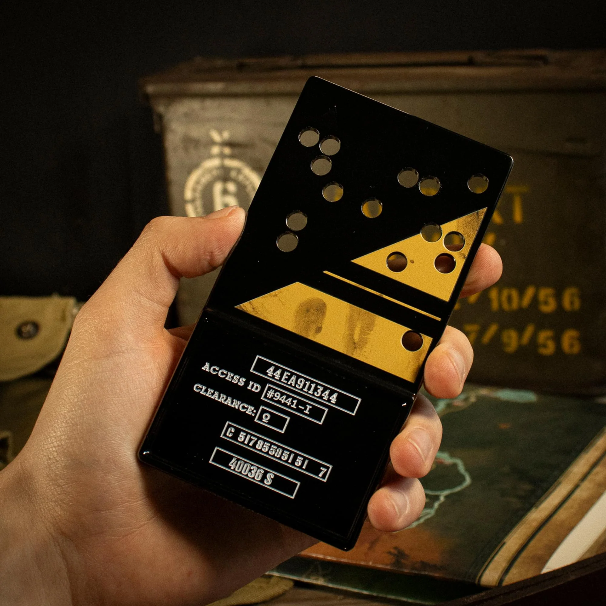 Fallout Limited Edition Nuclear Keycard Replica - Image 6