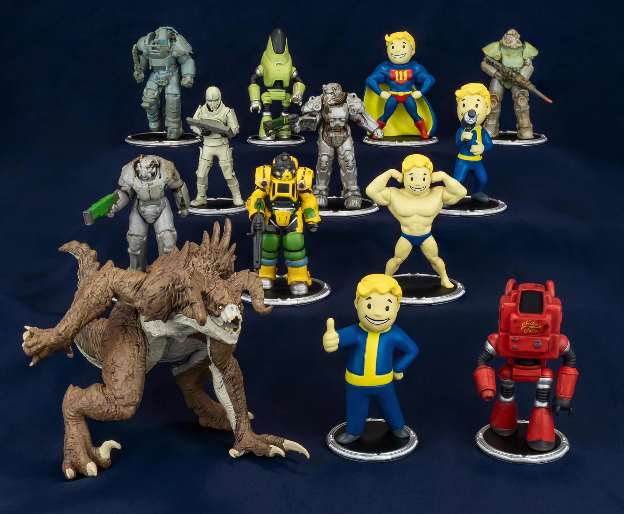 Fallout Raider and Vault Boy (Strong) Mini Figure Set (Build-a-Figure Deathclaw) - Image 11
