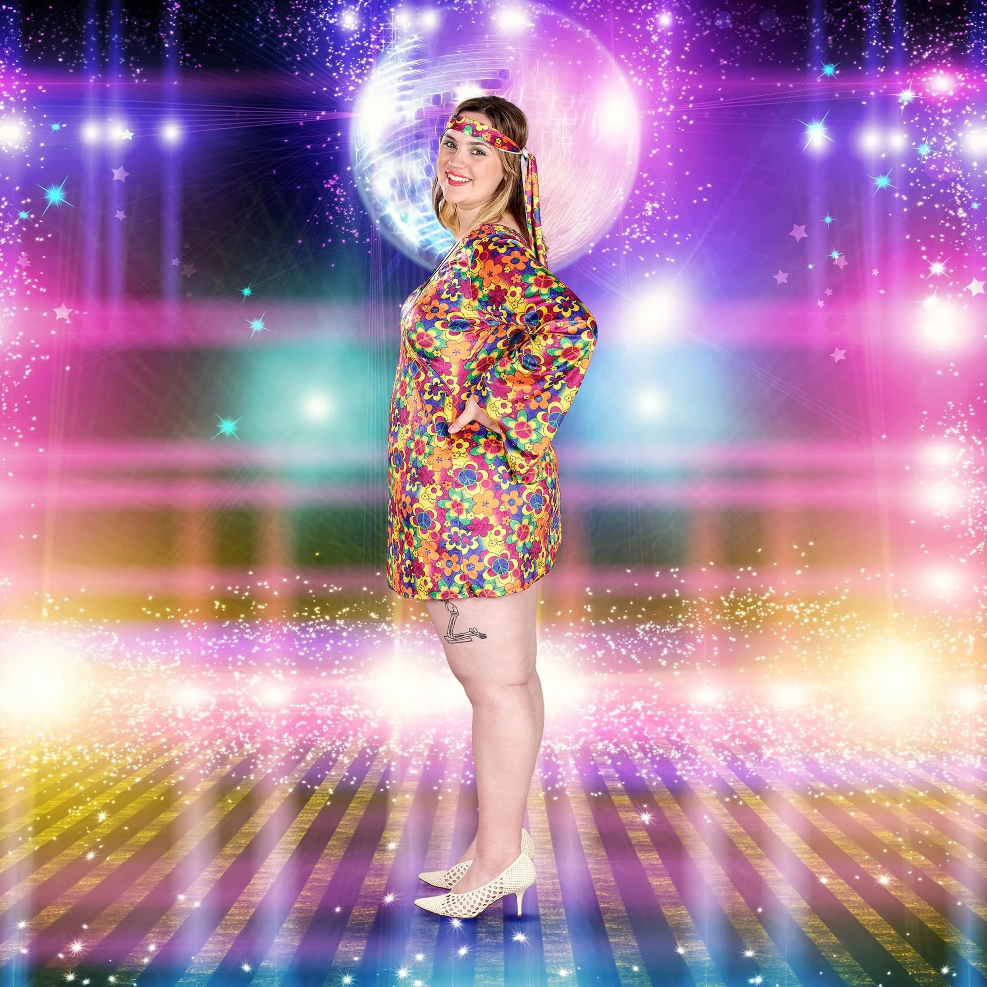 Female Hippy Women's Plus Size Costume - Image 17