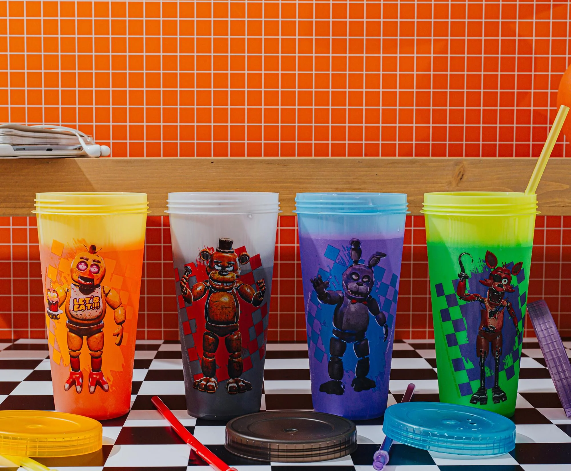 Five Nights At Freddy's 4-Piece Color-Changing Plastic Tumbler Set - Image 5