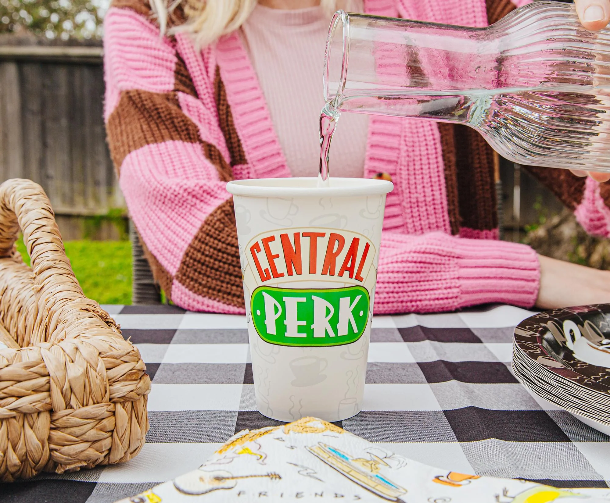 Friends Central Perk 60-Piece Party Tableware Set | Cups, Plates, Napkins - Image 8