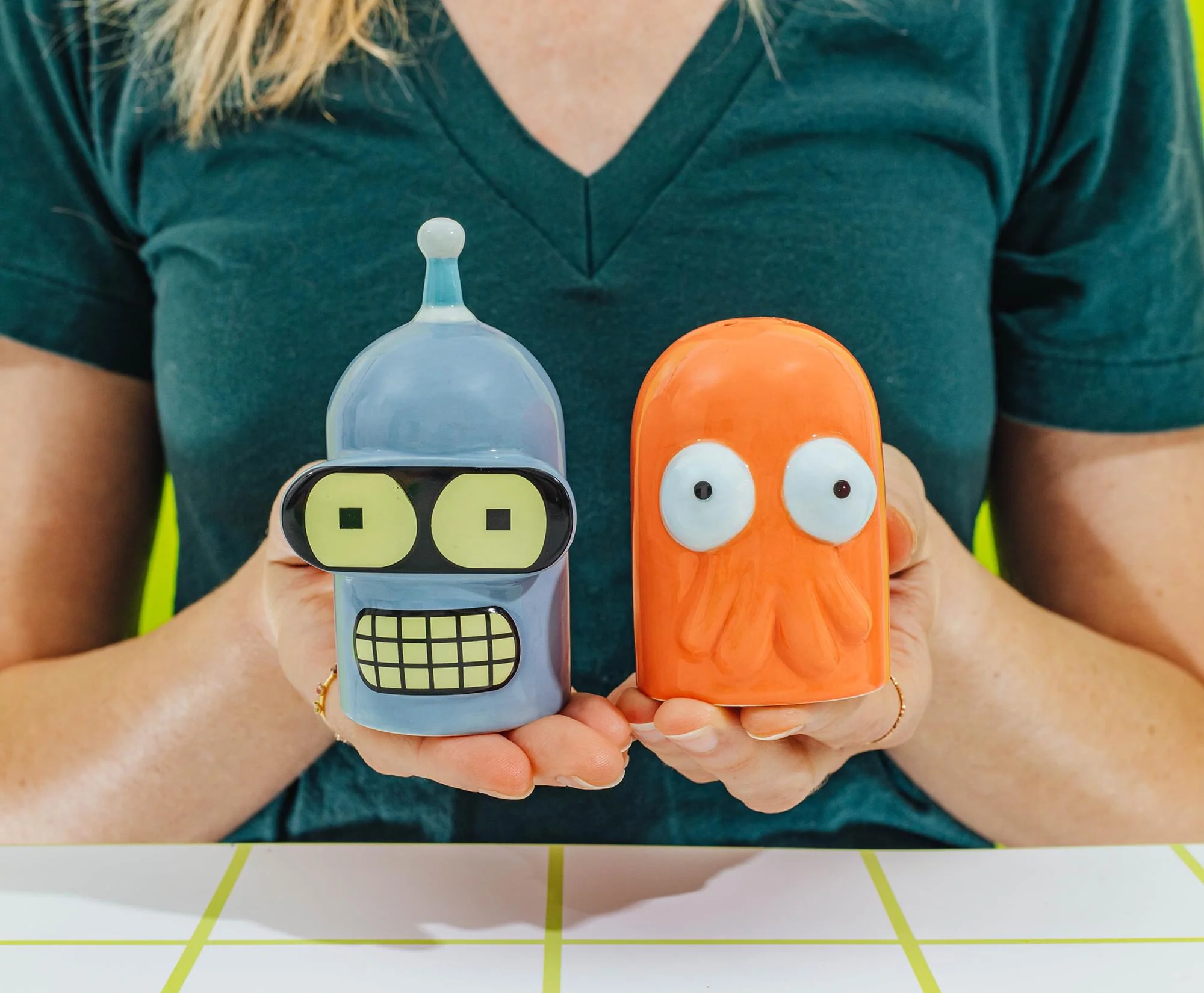 Futurama Bender and Zoidberg Ceramic Salt and Pepper Shaker Set - Image 6