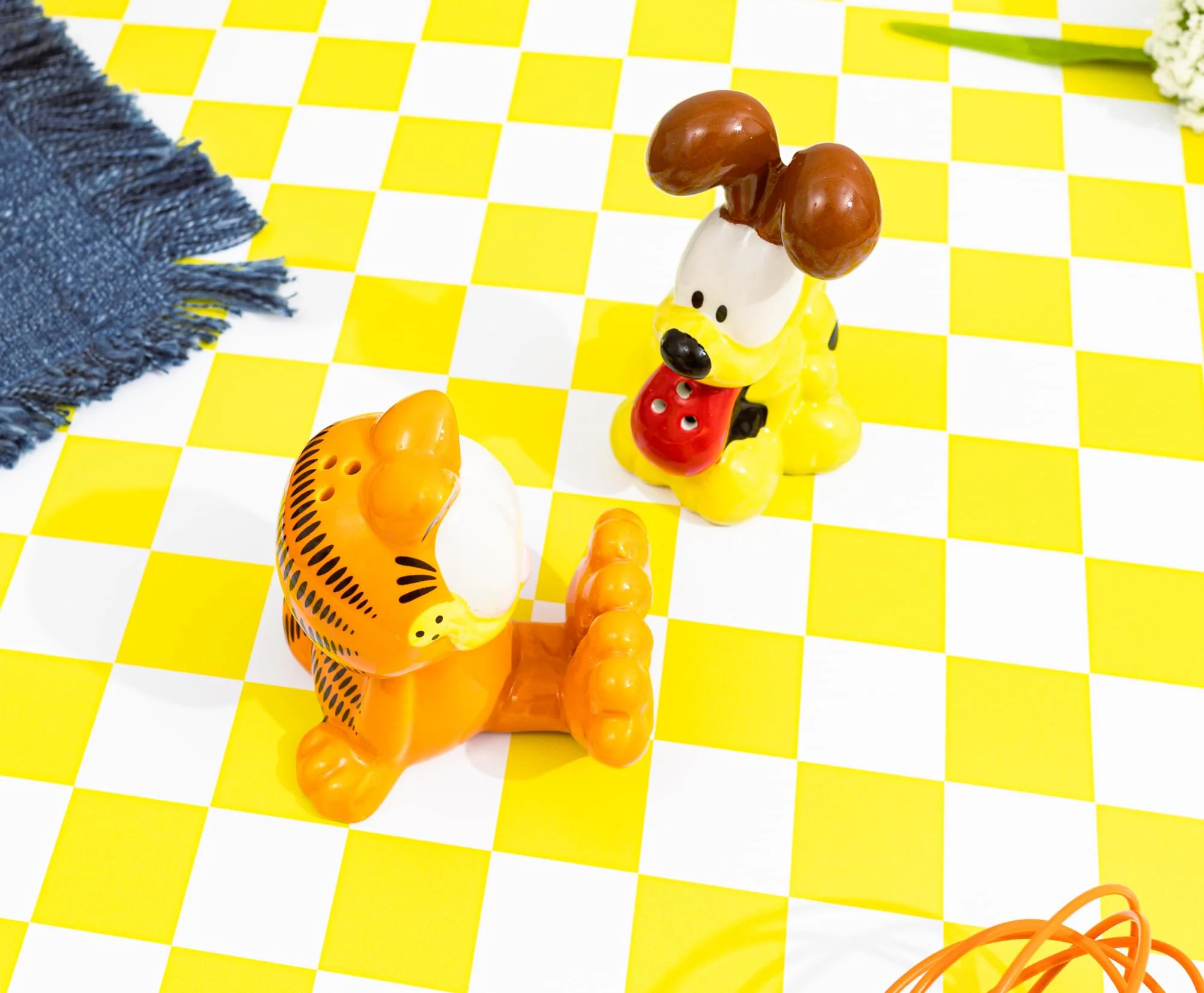Garfield and Odie Ceramic Salt and Pepper Shaker Set - Image 7
