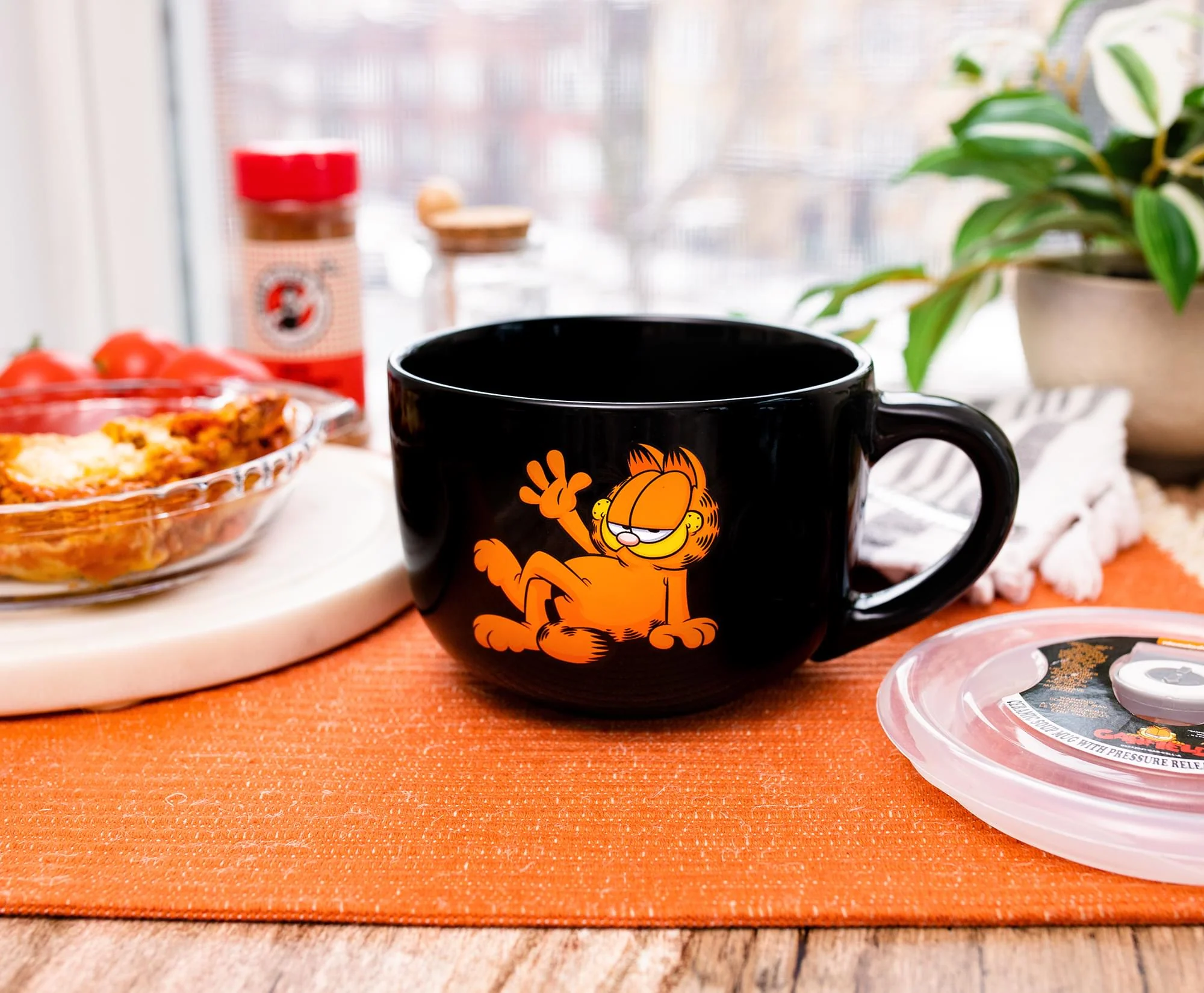 Garfield Ceramic Soup Mug With Vented Lid | Holds 24 Ounces - Image 5