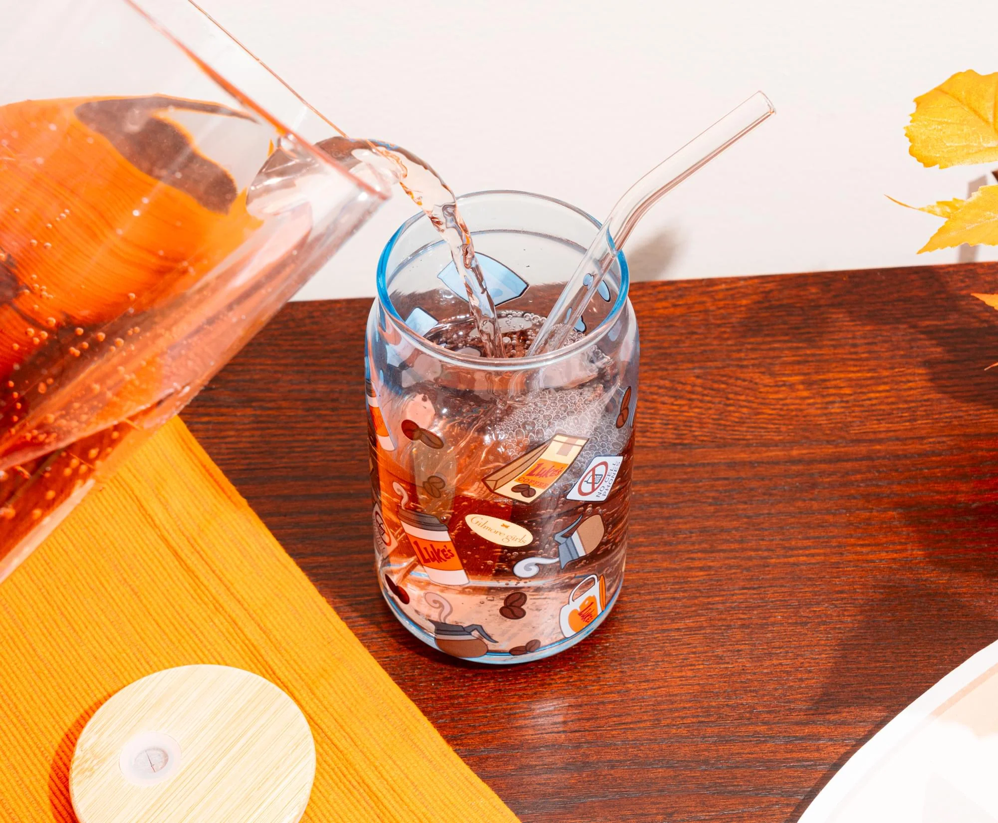 Gilmore Girls Luke's Diner 16-Ounce Glass Tumbler With Bamboo Lid and Straw - Image 6