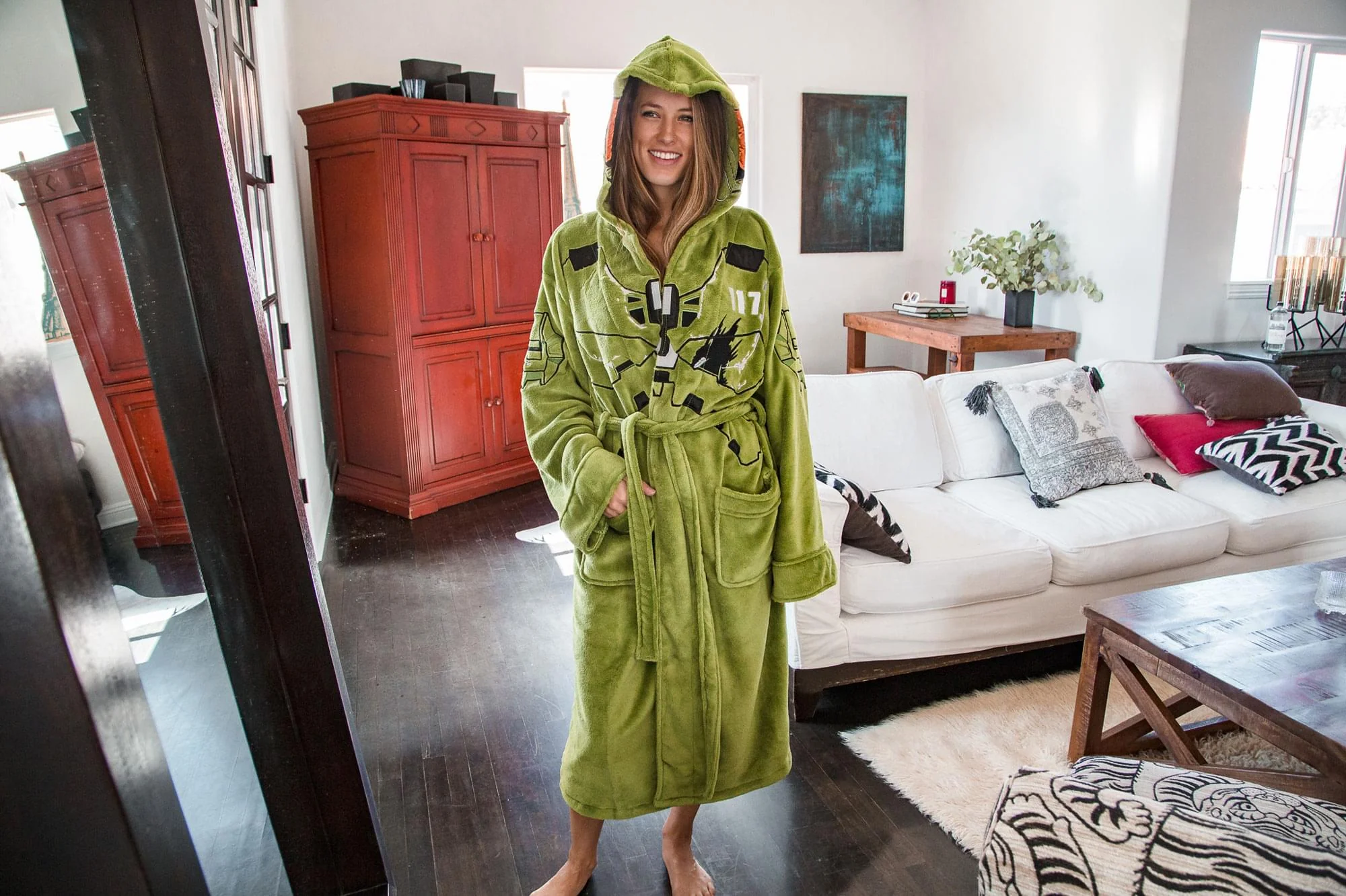 Halo Infinite Master Chief Hooded Bathrobe for Adults | One Size Fits Most - Image 5