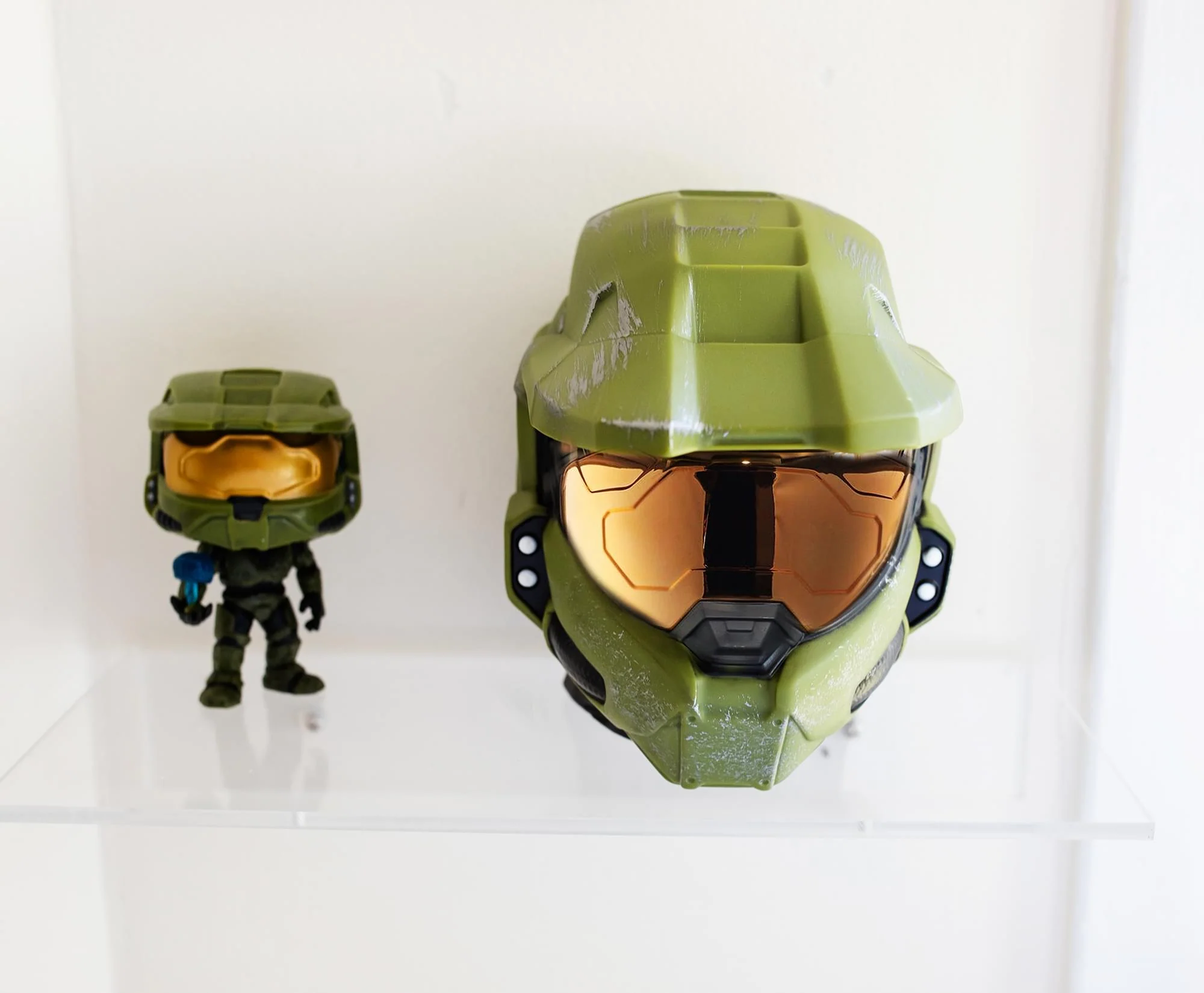 HALO Master Chief Helmet Figural Mood Light | 6 Inches Tall - Image 4
