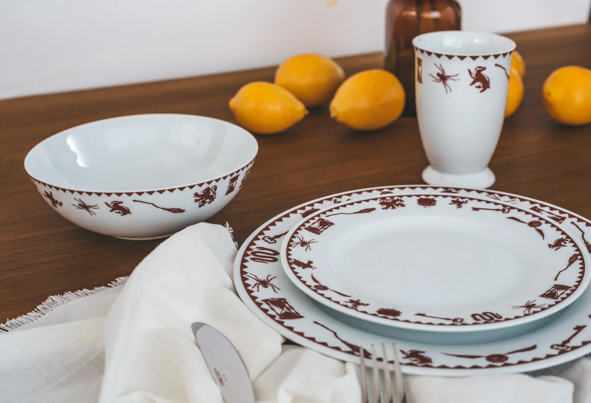 Harry Potter Creatures & Icons Dinnerware Sets | 4-Piece Ceramic Dinner Set - Image 4