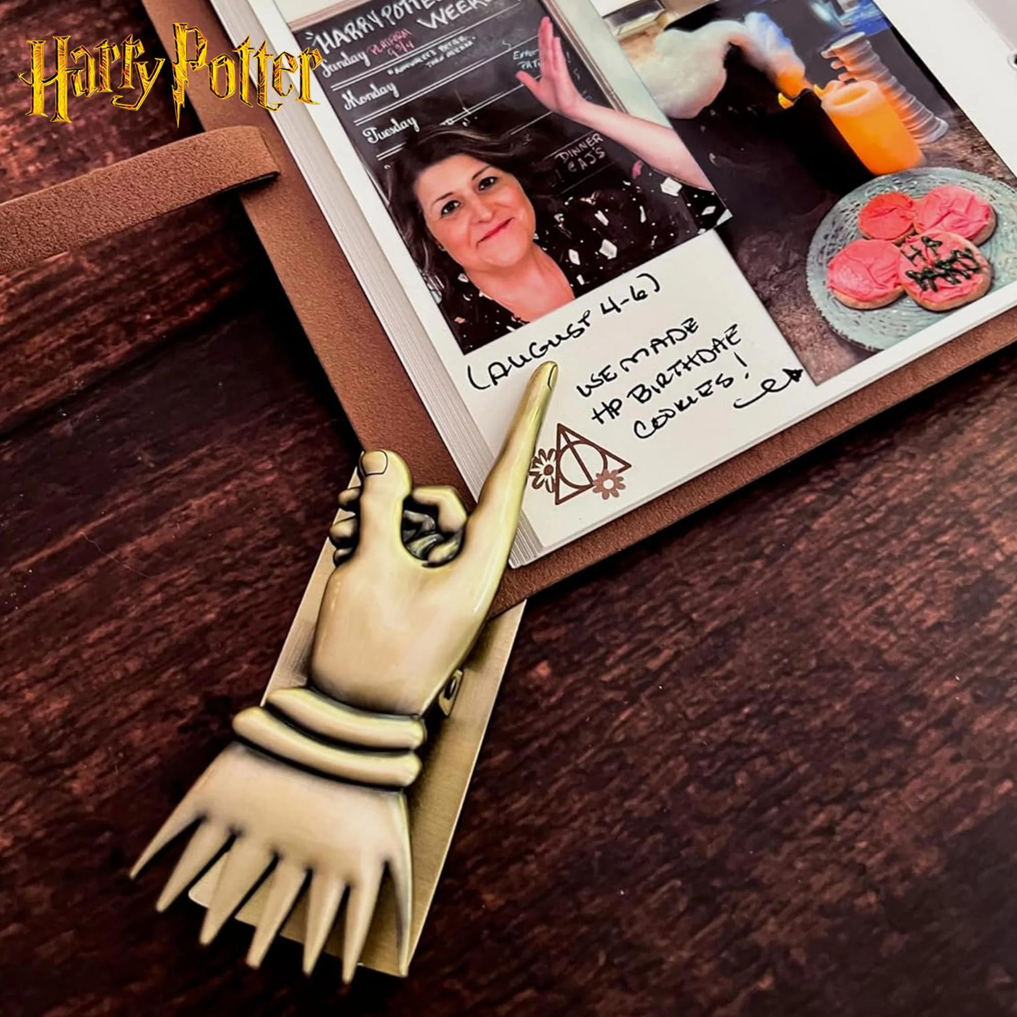 Harry Potter Flourish & Blotts Metal Hand Book Clip - Image 8