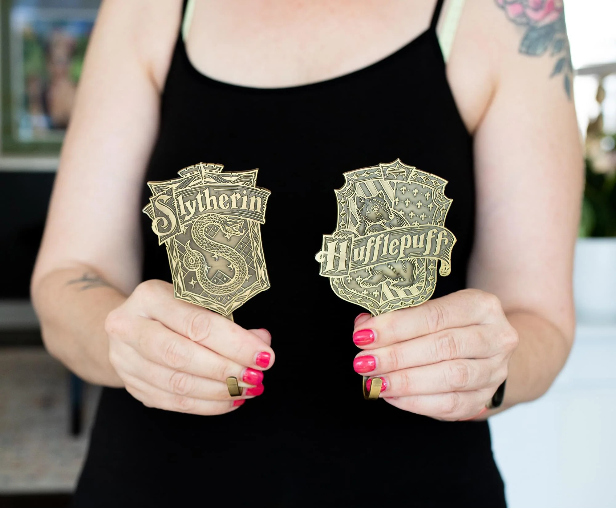 Harry Potter Gold Hogwarts Houses Wall Hooks Storage Rack | Set of 4 - Image 3