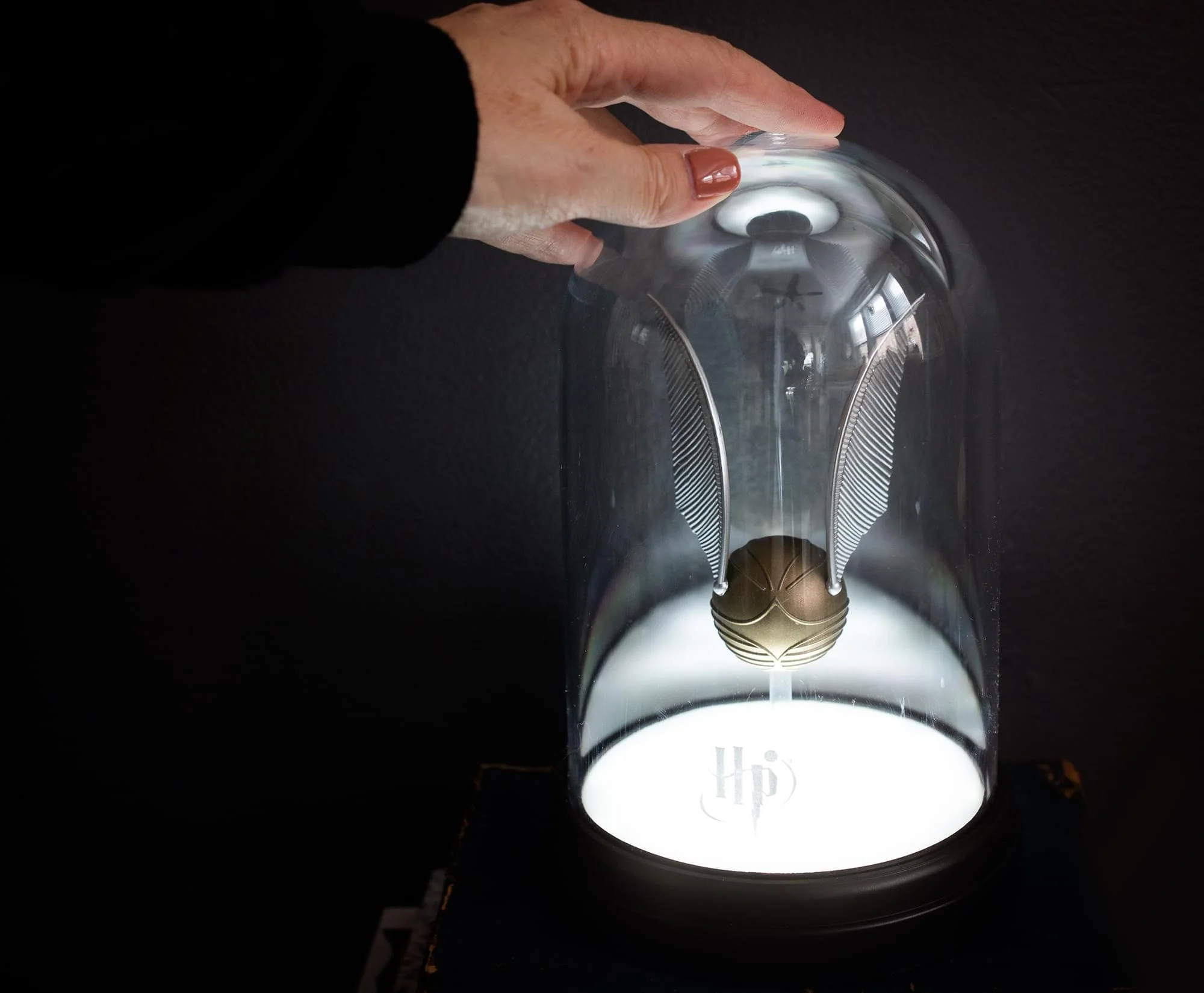 Harry Potter Golden Snitch USB Table Lamp | 8 Inches Tall - Image 5