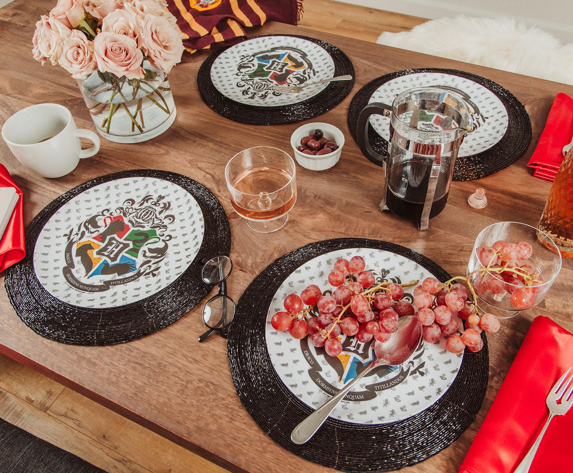 Harry Potter Hogwarts Crest 10-Inch Melamine Dinner Plates | Set of 4 - Image 4