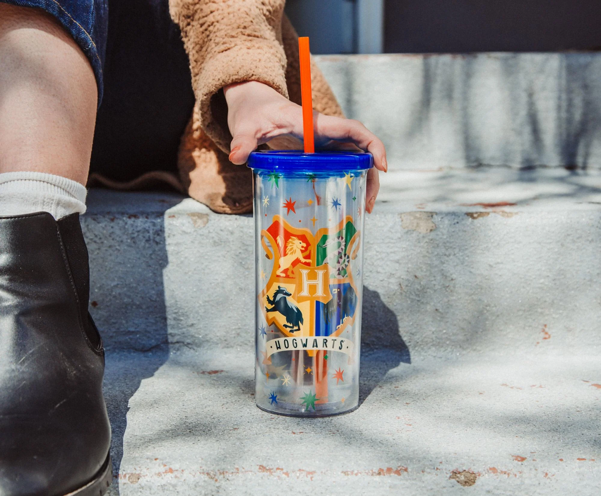 Harry Potter Hogwarts Crest Carnival Cup With Lid And Straw | Holds 20 Ounces - Image 5
