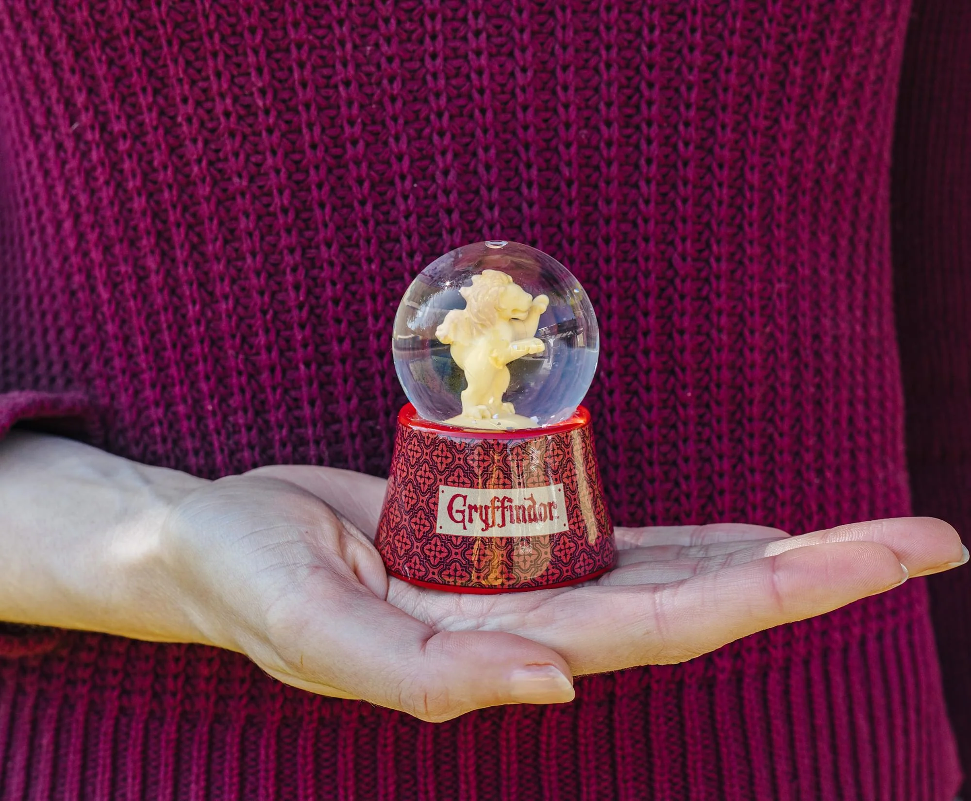 Harry Potter House Gryffindor 3-Inch Mini Light-Up Snow Globe - Image 5