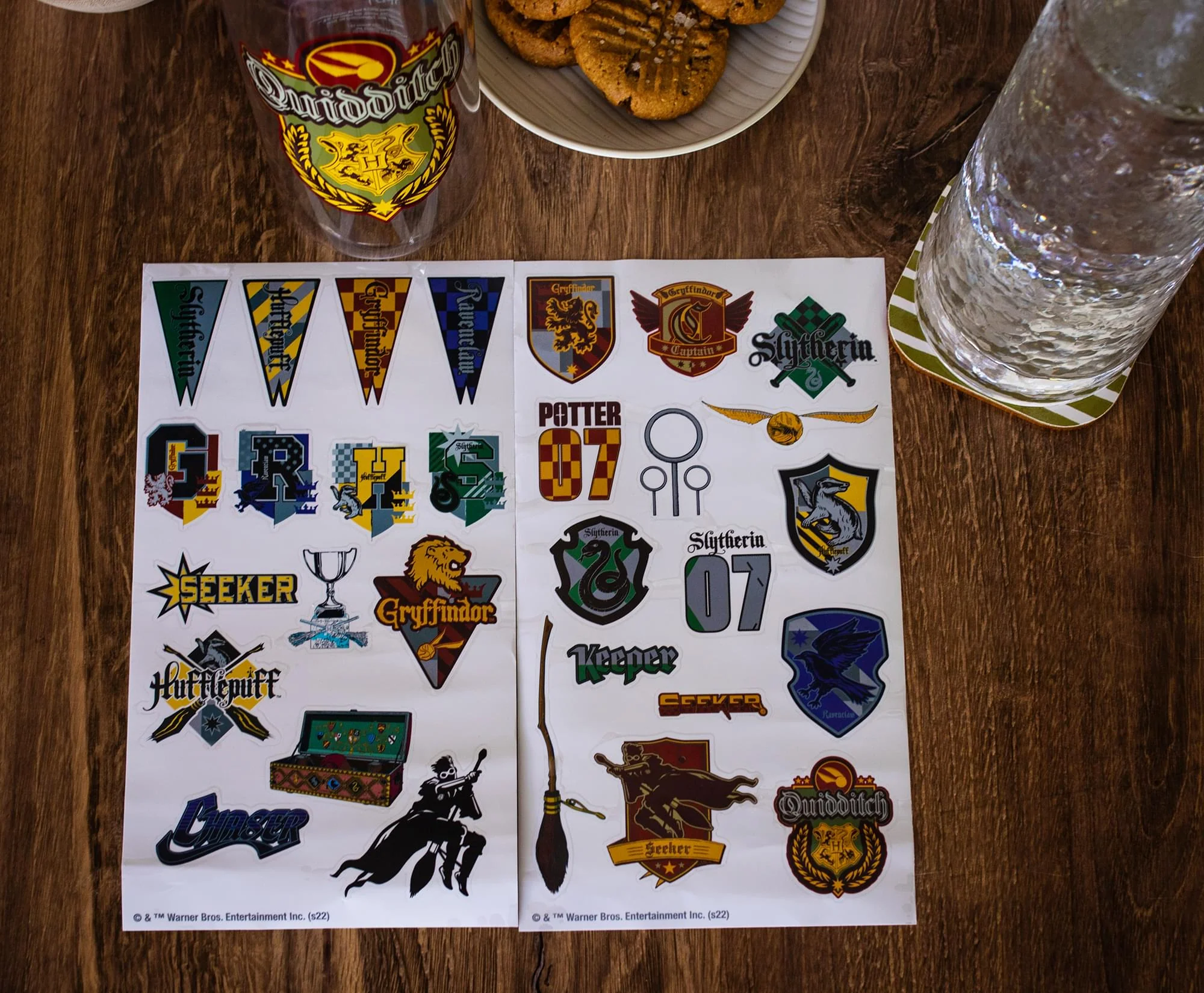 Harry Potter Quidditch 32-Ounce Water Bottle and Sticker Set - Image 5