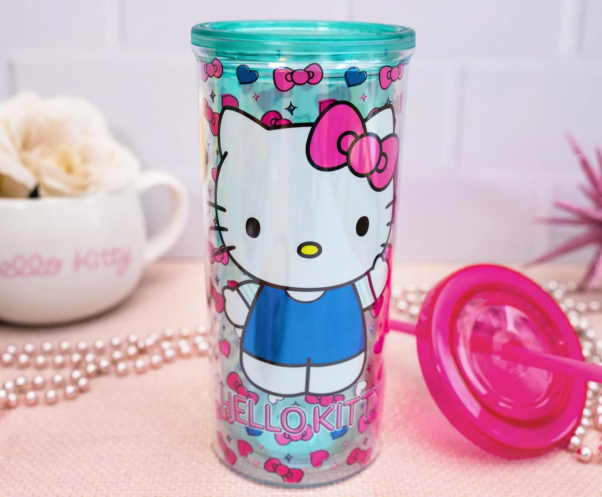 Hello Kitty Bows and Hearts Carnival Cup with Lid and Straw | Holds 20 Ounces - Image 2
