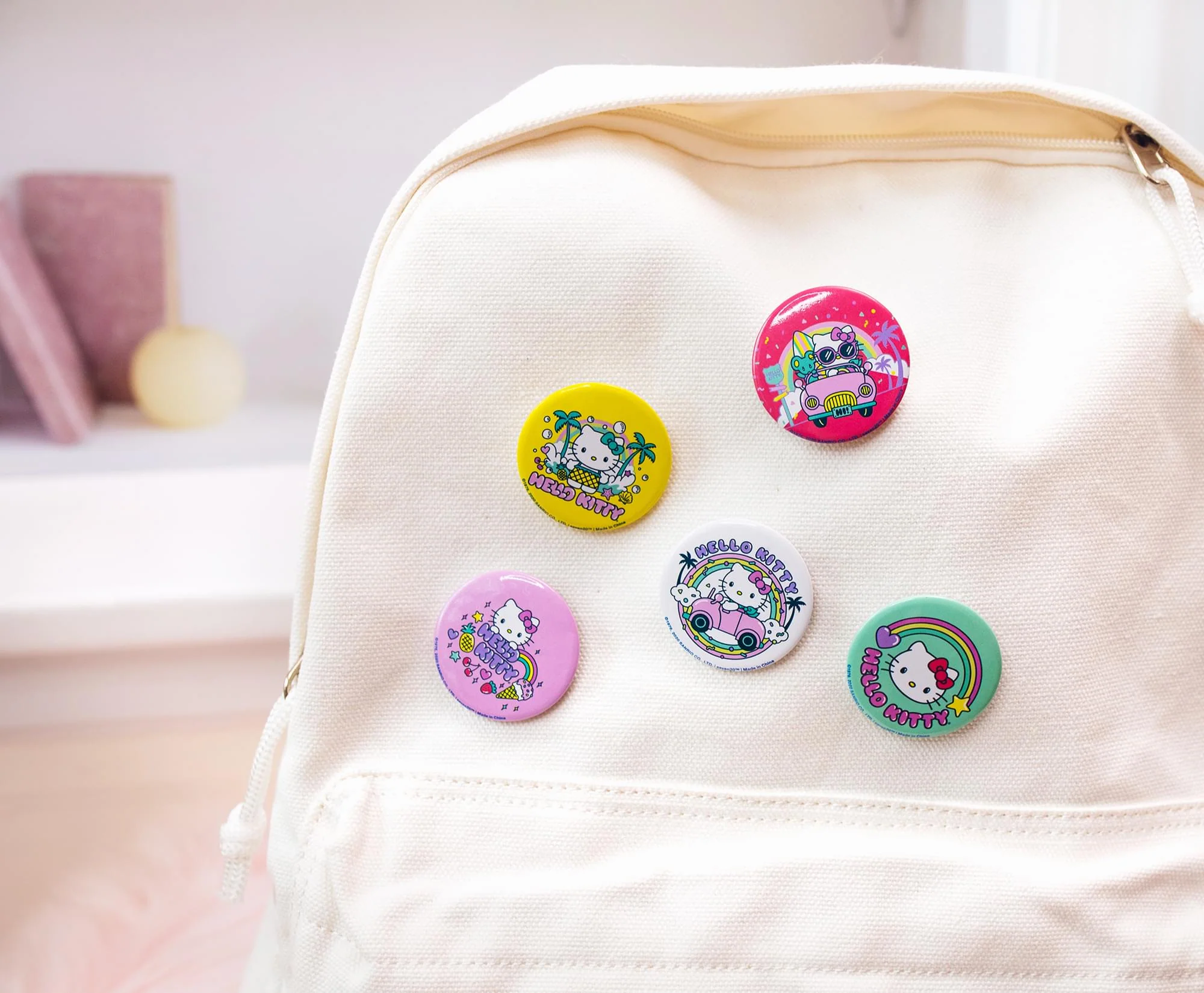 Sanrio Hello Kitty Pretty Pastels 5-Piece Tin Pin Button Set - Image 8