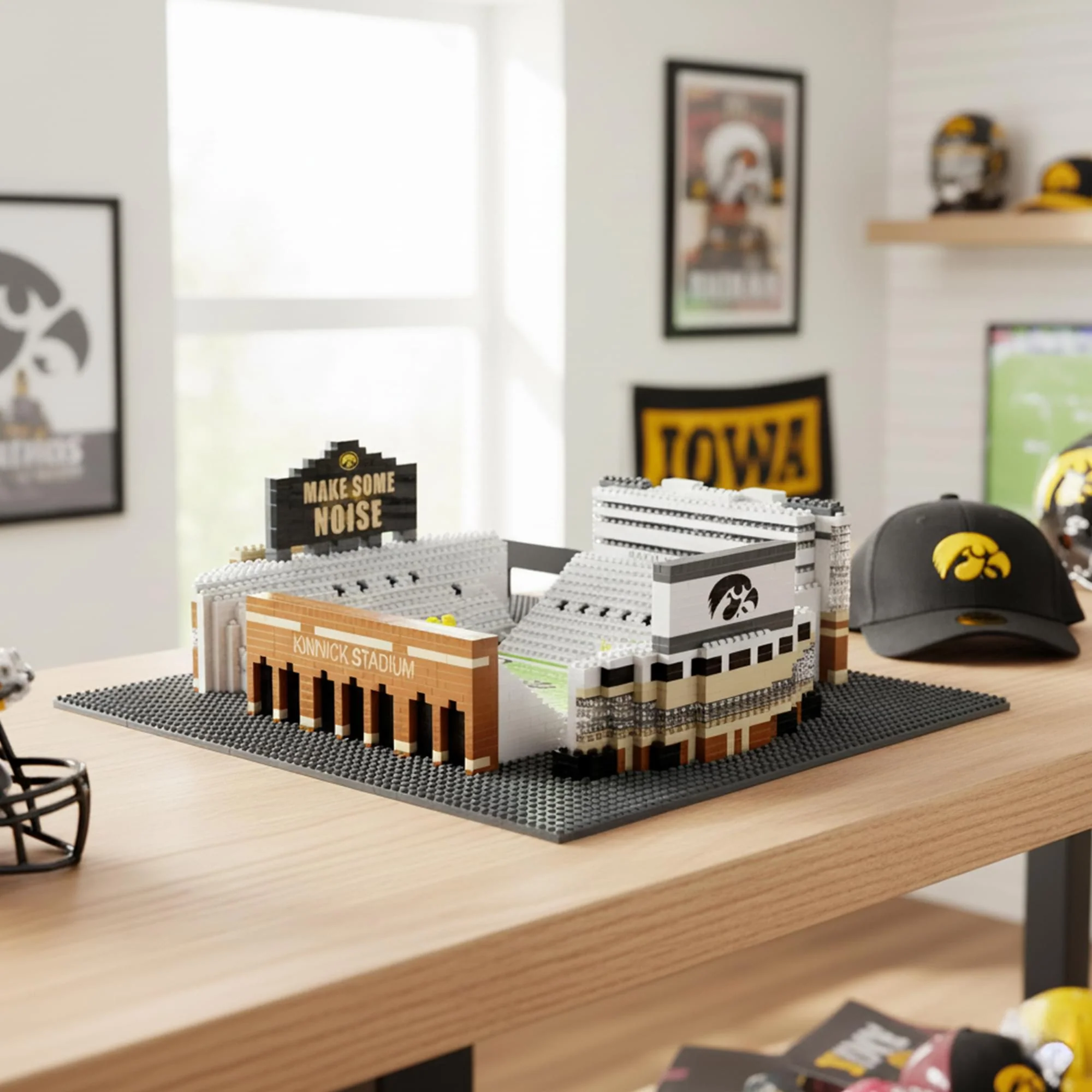 Iowa Hawkeyes NCAA BRXLZ Stadium 2256-Piece Building Block Set - Image 6