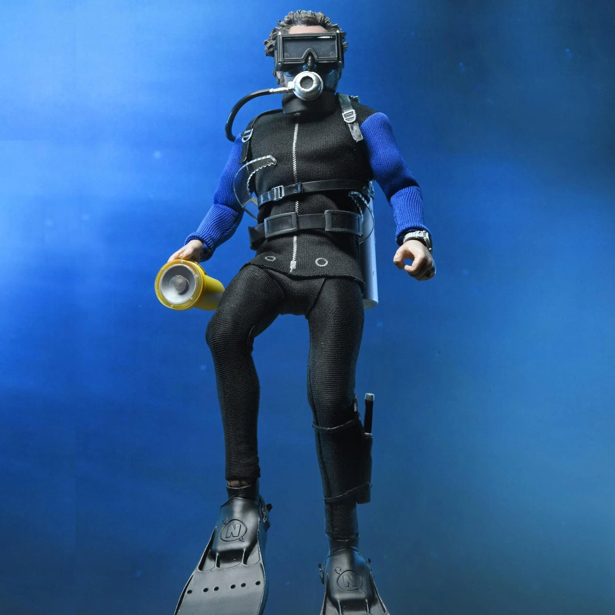 Jaws Matt Hooper (Shark Cage) 8 Inch Clothed Action Figure - Image 9